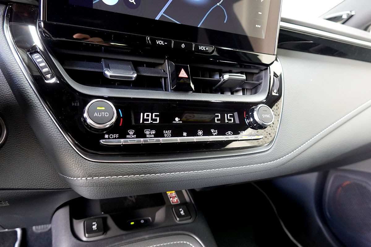 TOYOTA Corolla Touring Sports 2.0 HSD Premium e-CVT-image-14