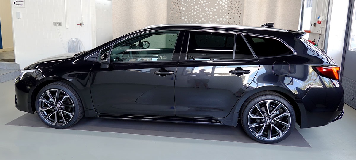 TOYOTA Corolla Touring Sports 2.0 HSD Premium e-CVT-showroom-element-1