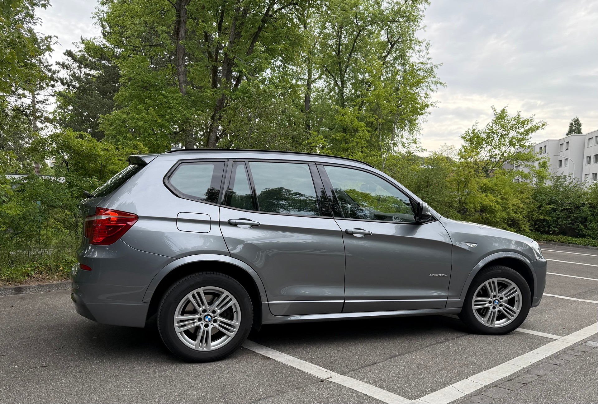 BMW 30d xDrive-image-1