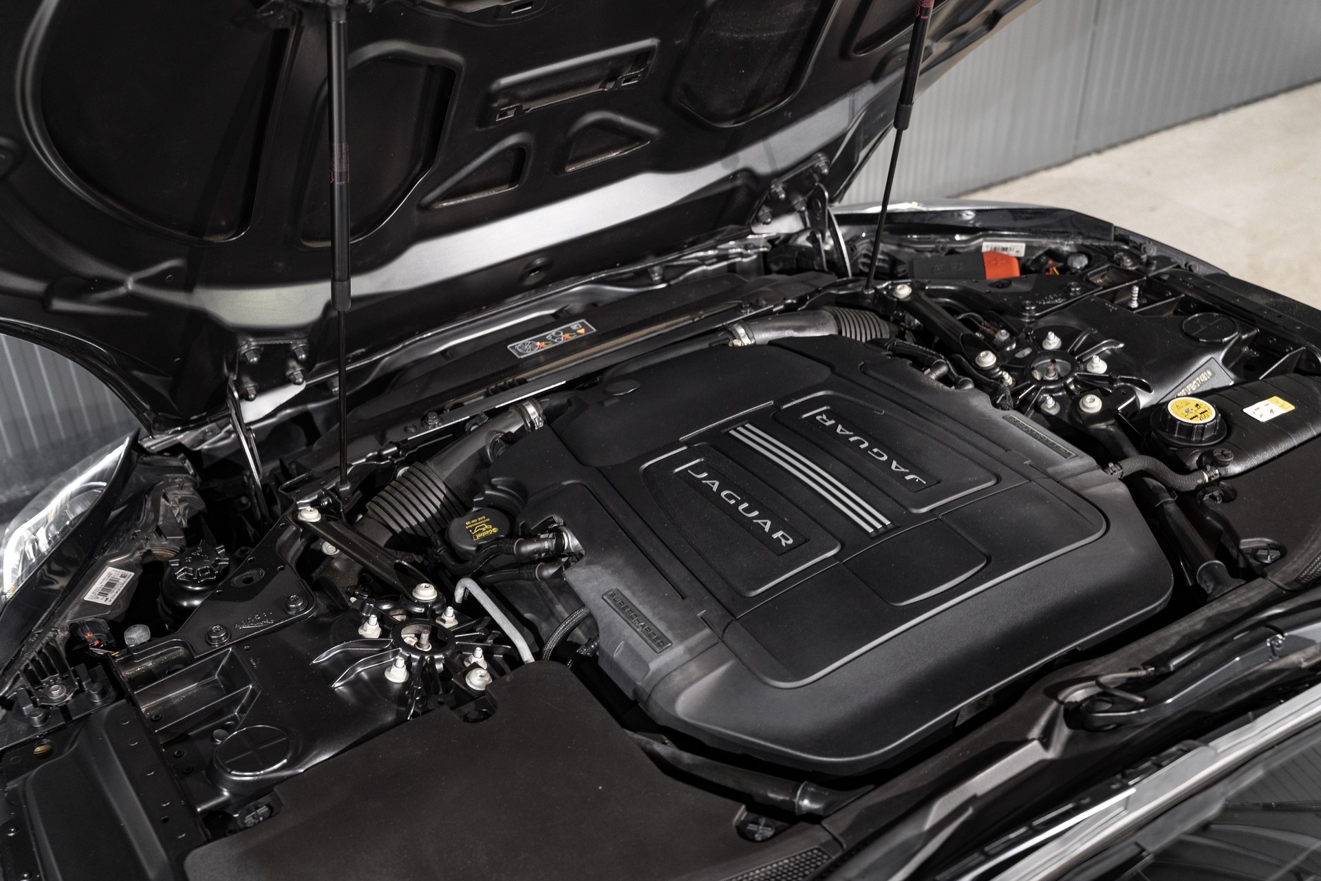 JAGUAR F-Type Coupé 3.0 V6 S/C-image-21