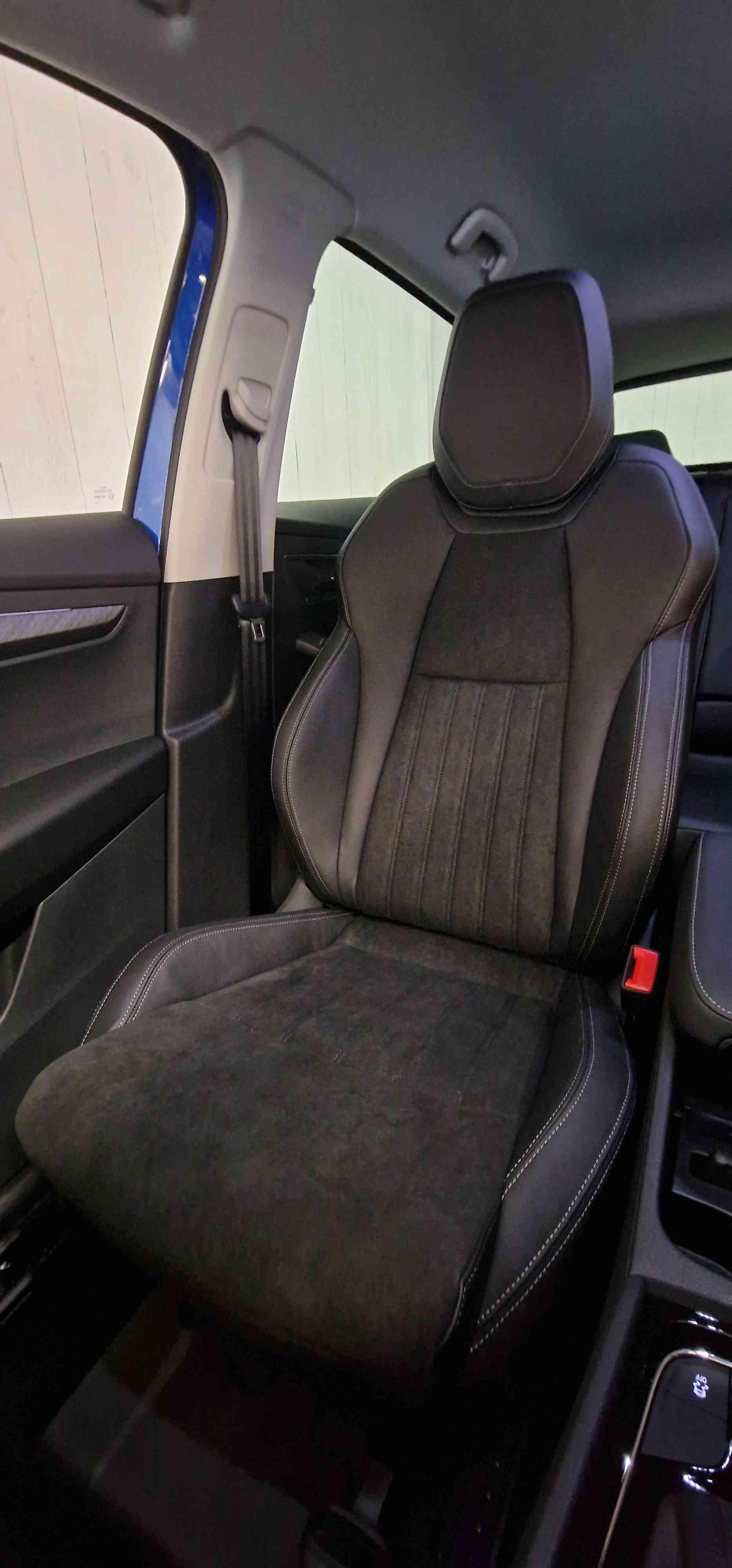 SKODA Karoq 1.5 TSI Dynamic DSG-image-13