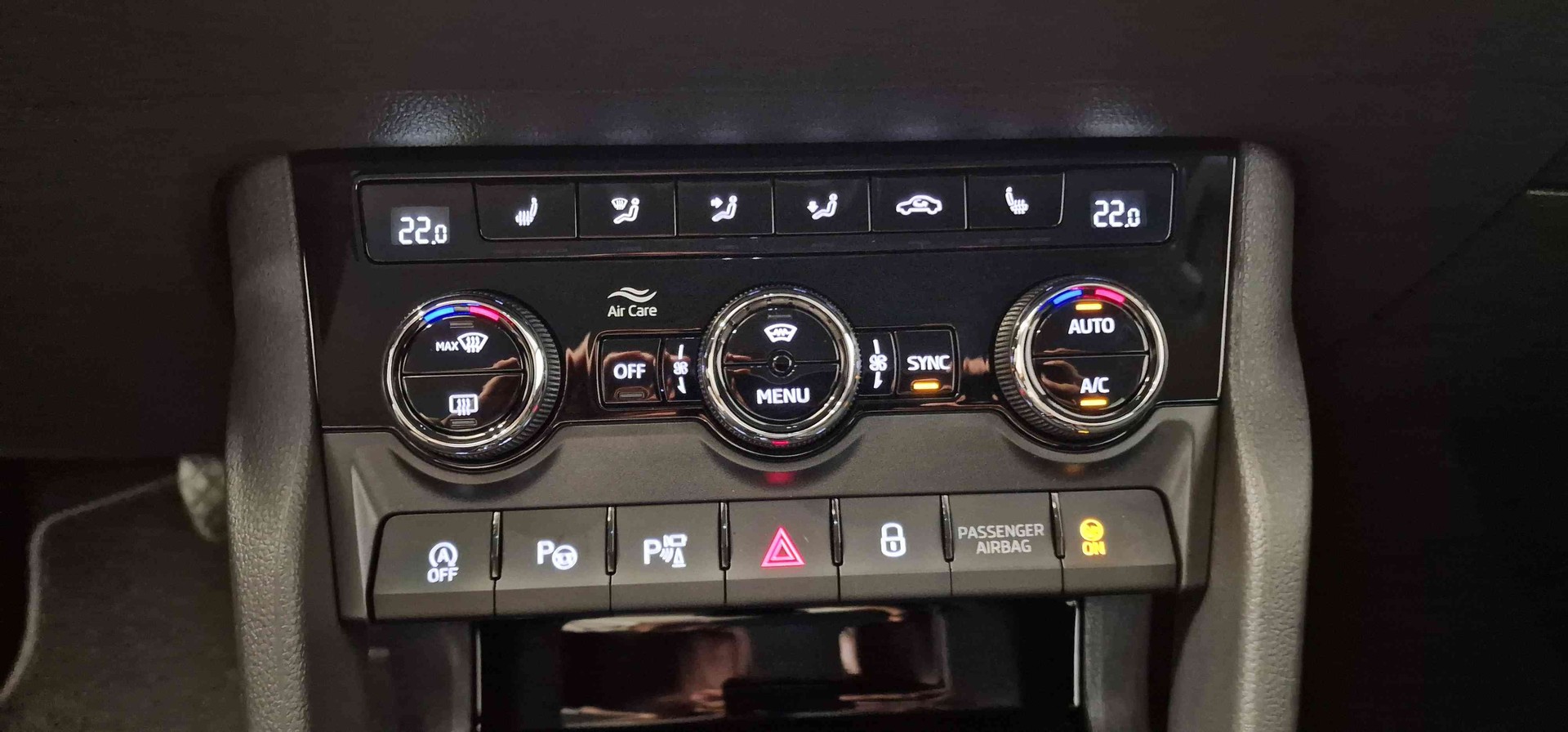 SKODA Karoq 1.5 TSI Dynamic DSG-image-10