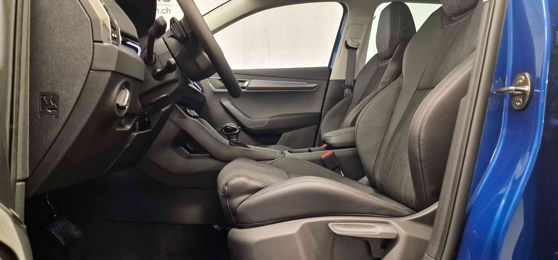 SKODA Karoq 1.5 TSI Dynamic DSG-image-3