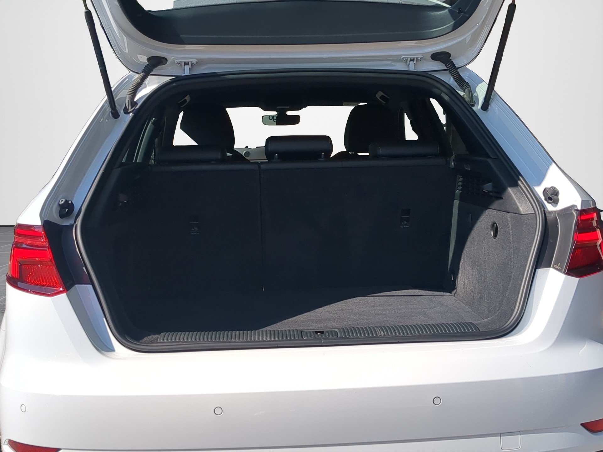 AUDI A3 Sportback 35 TFSI Sport S-tronic-image-14