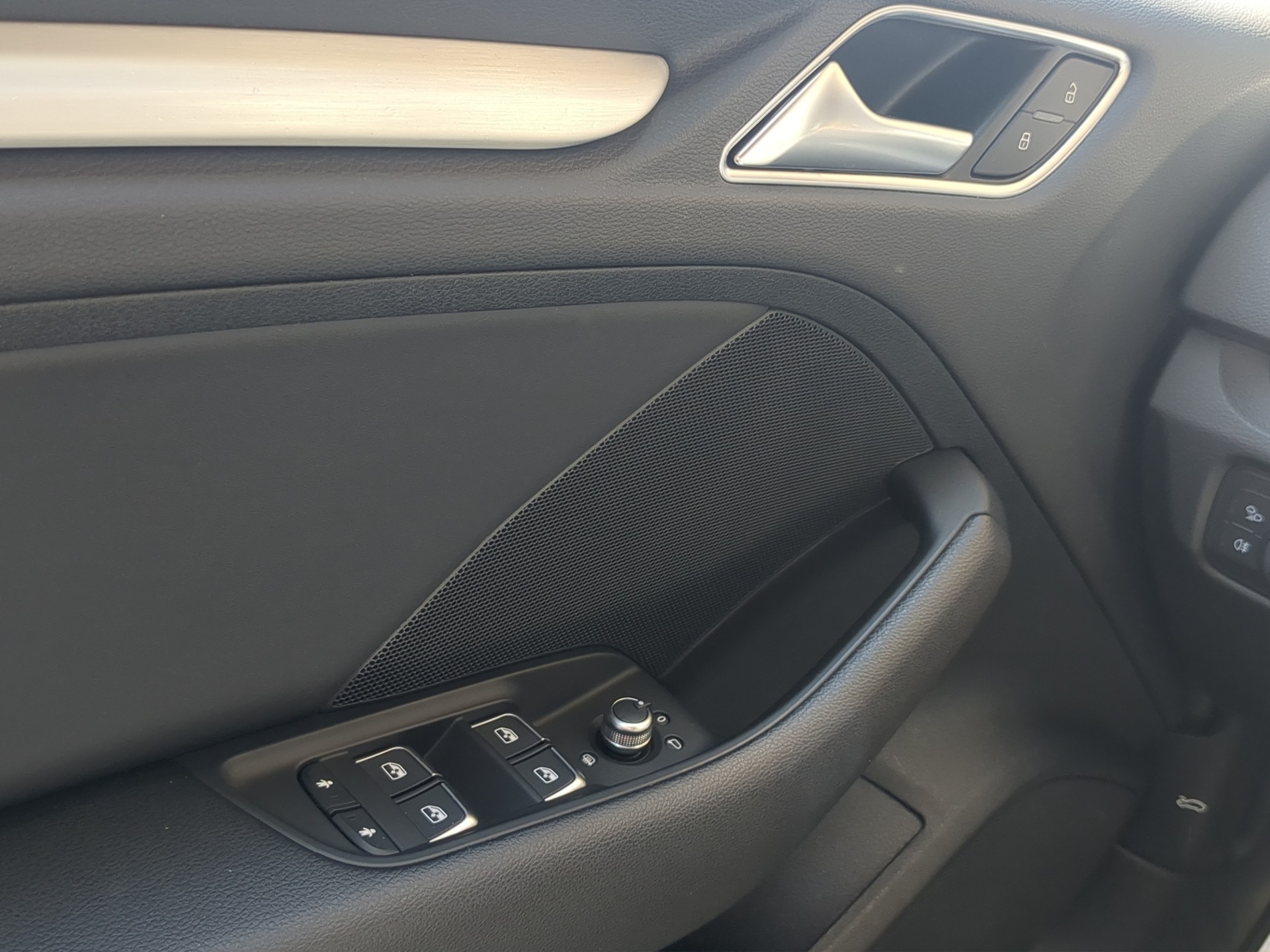 AUDI A3 Sportback 35 TFSI Sport S-tronic-image-8