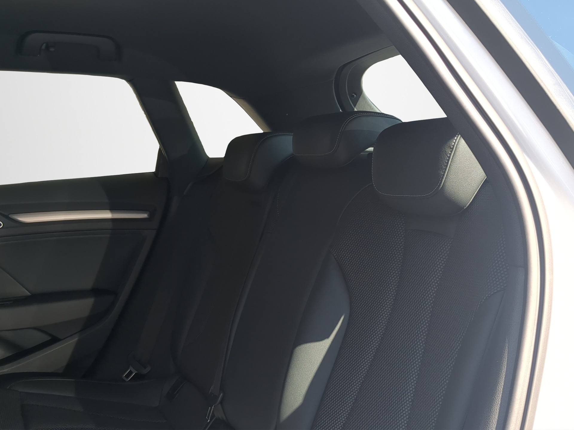 AUDI A3 Sportback 35 TFSI Sport S-tronic-image-9