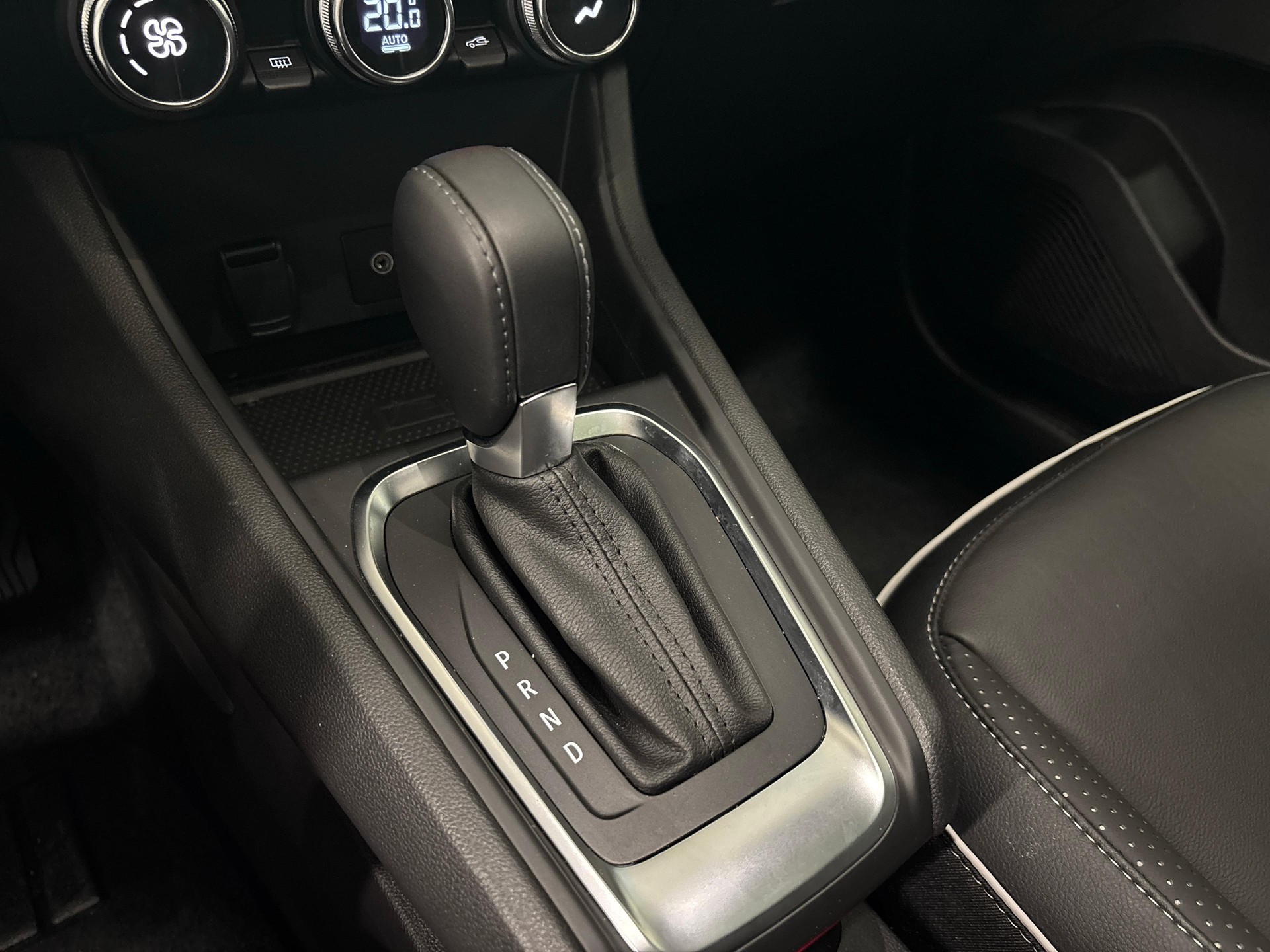 MITSUBISHI ASX 1.3 MH Instyle-image-16