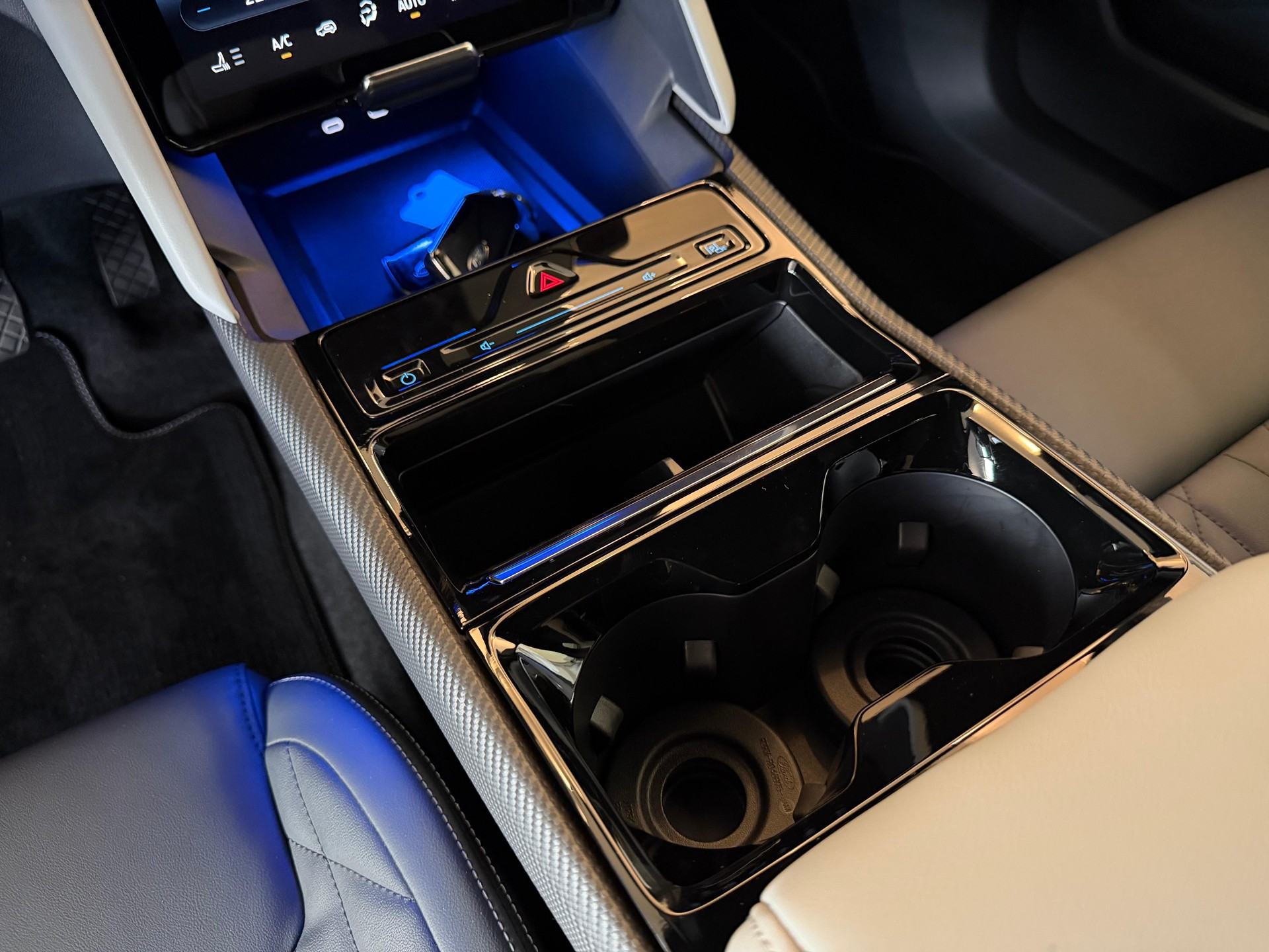 FORD Capri Extended Range Premium AWD-image-14