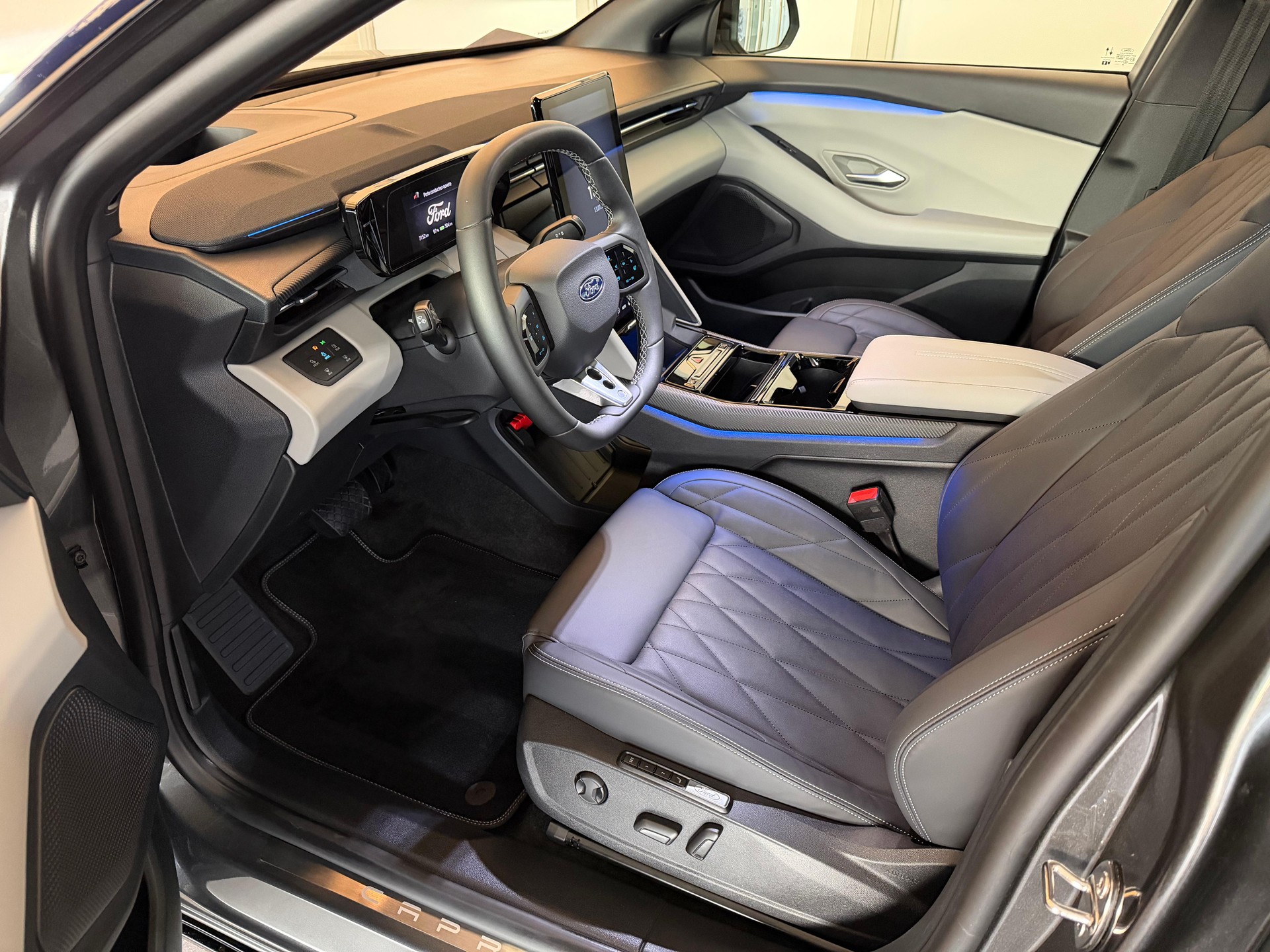 FORD Capri Extended Range Premium AWD-image-6