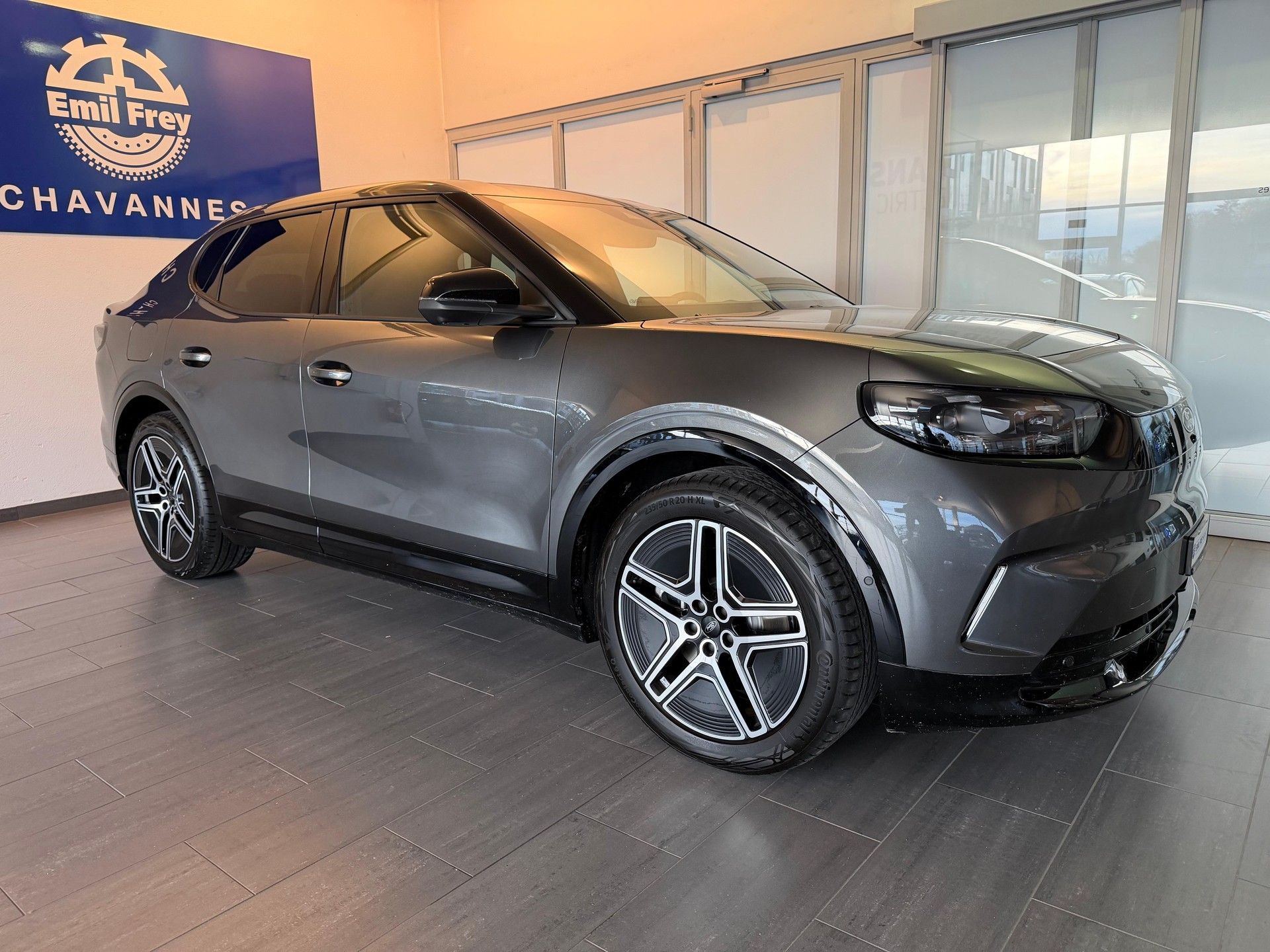 FORD Capri Extended Range Premium AWD-showroom-element-1