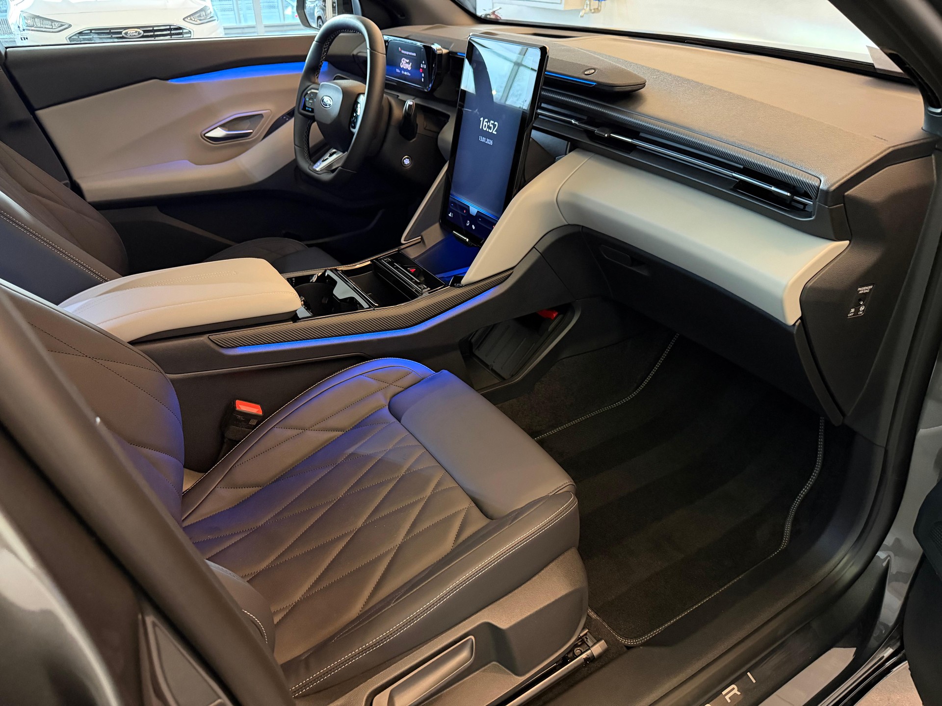 FORD Capri Extended Range Premium AWD-image-15