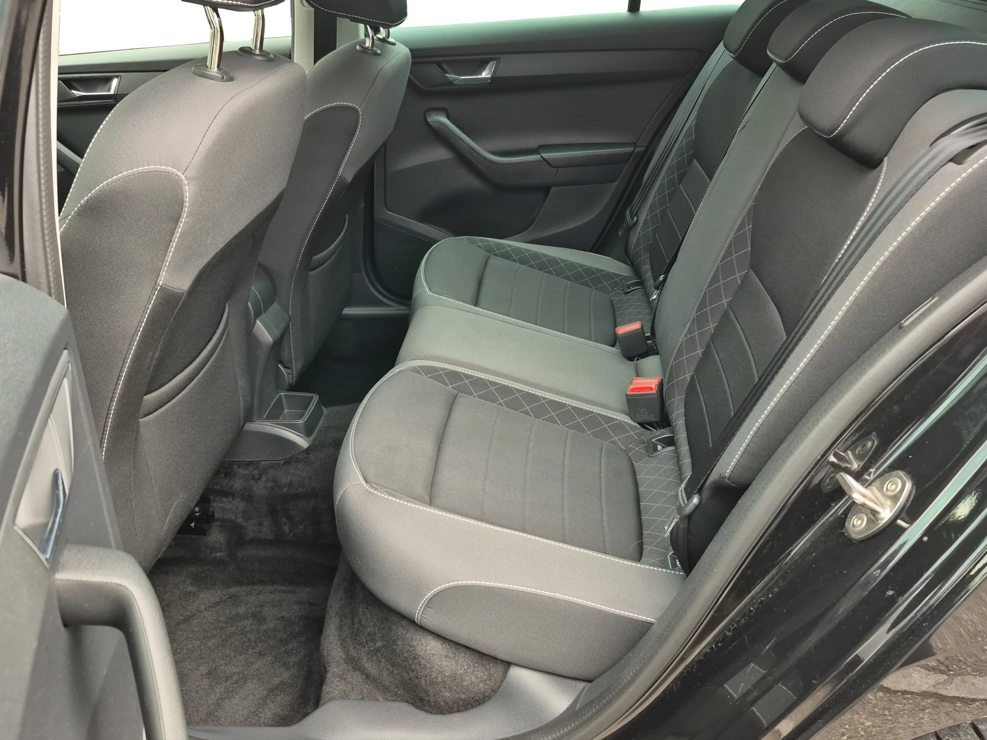 SKODA Fabia Combi 1.0 TSI Ambition-image-10