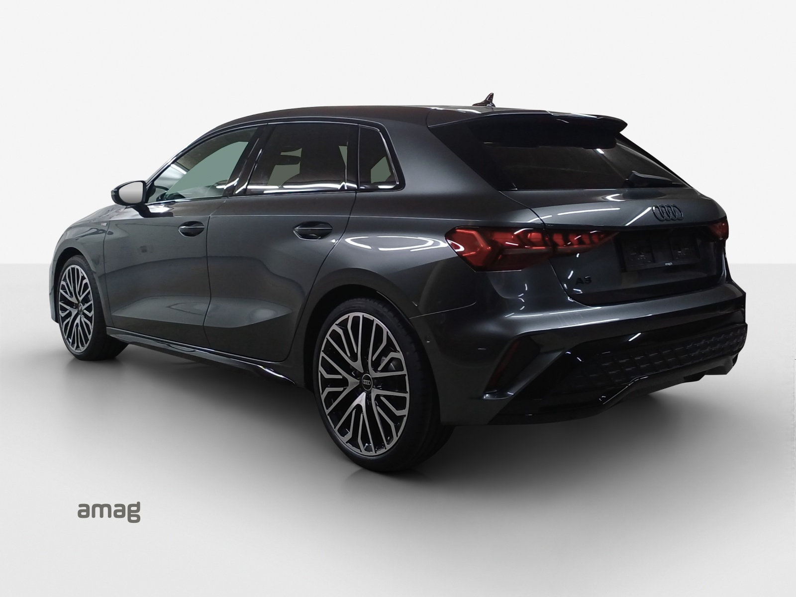 AUDI A3 Sportback TFSI 110 kW S line Attraction S tronic-image-2