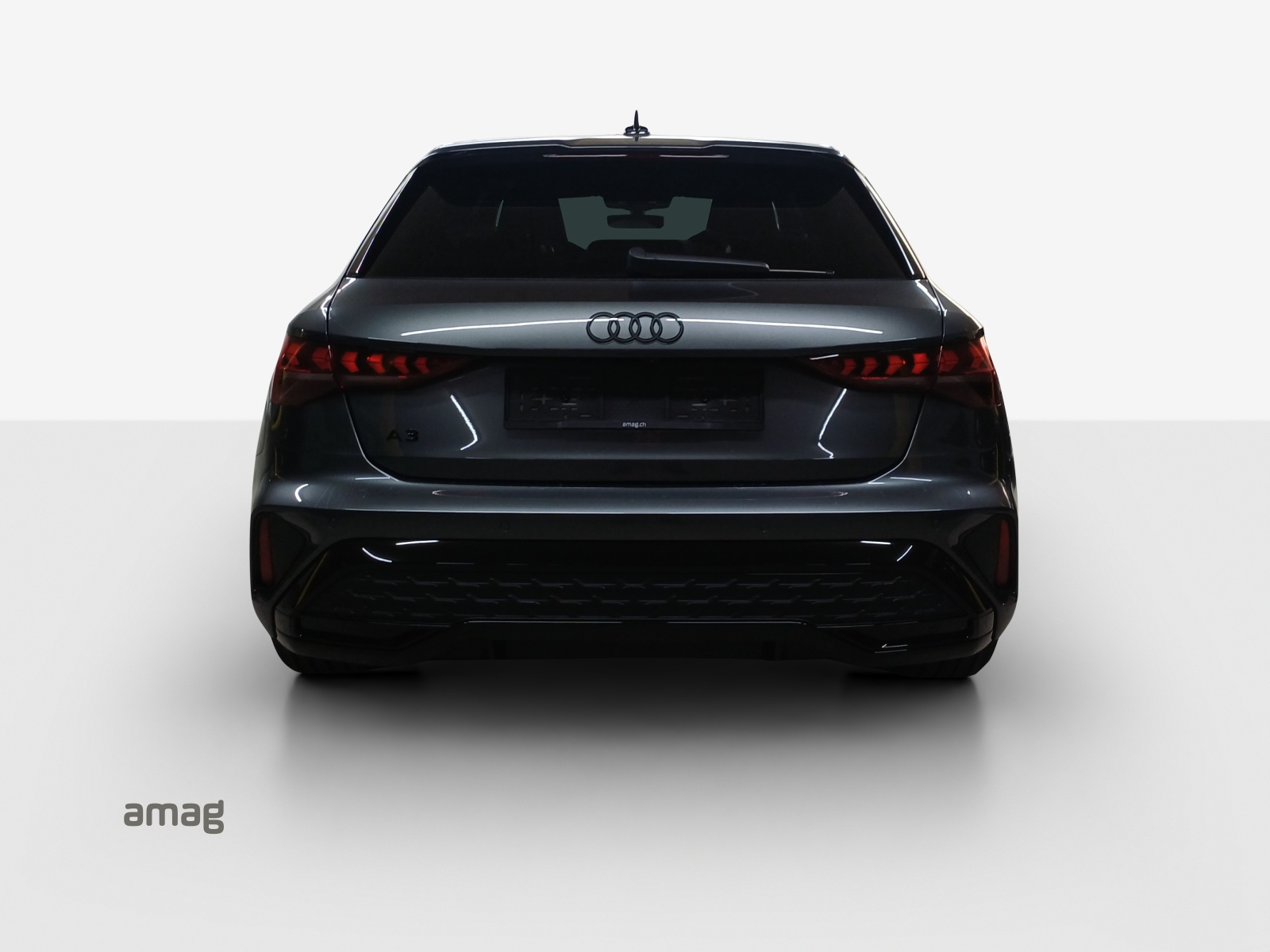 AUDI A3 Sportback TFSI 110 kW S line Attraction S tronic-image-3