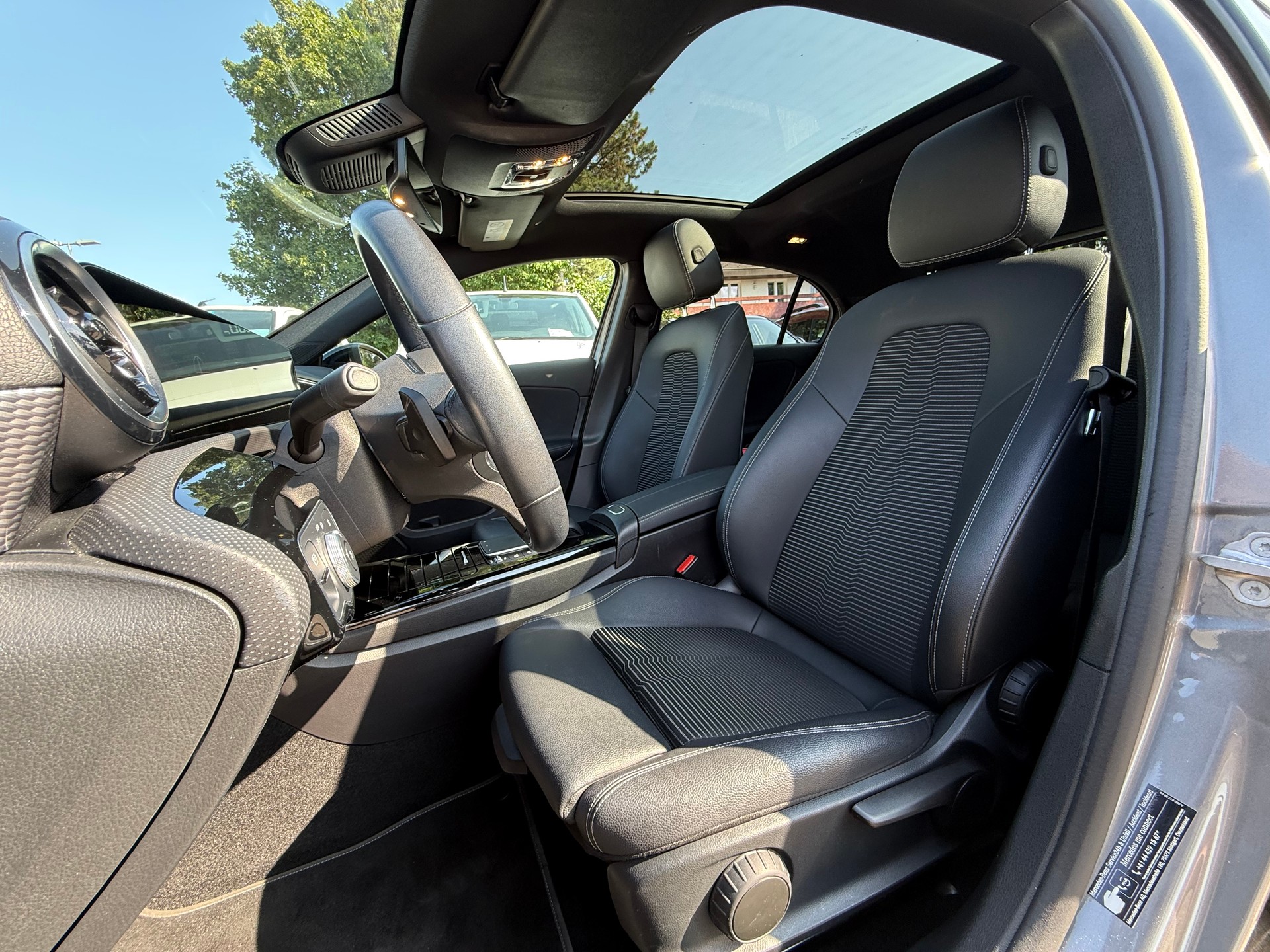 MERCEDES-BENZ A 180 Night Star 7G-DCT-image-9