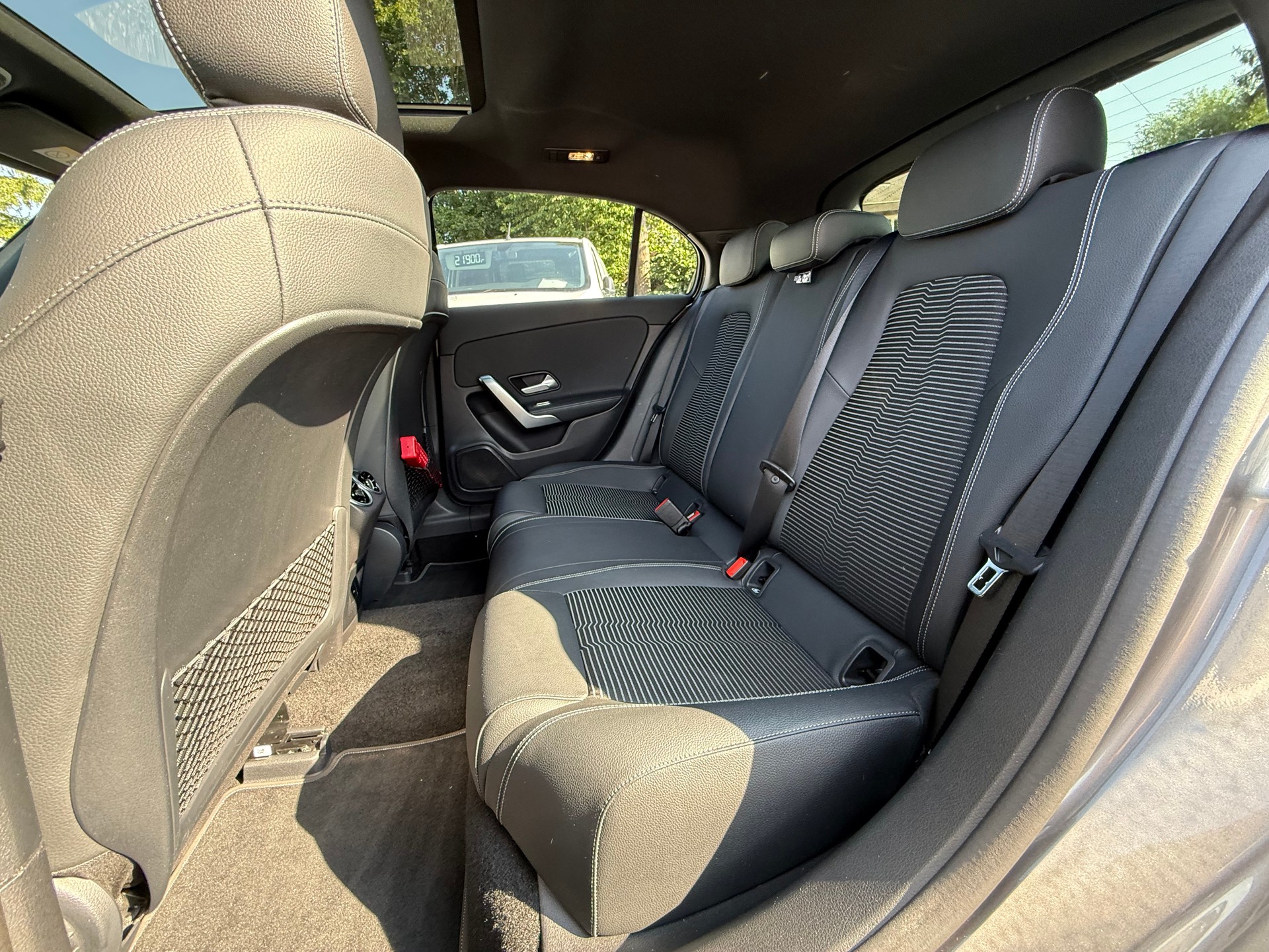 MERCEDES-BENZ A 180 Night Star 7G-DCT-image-10