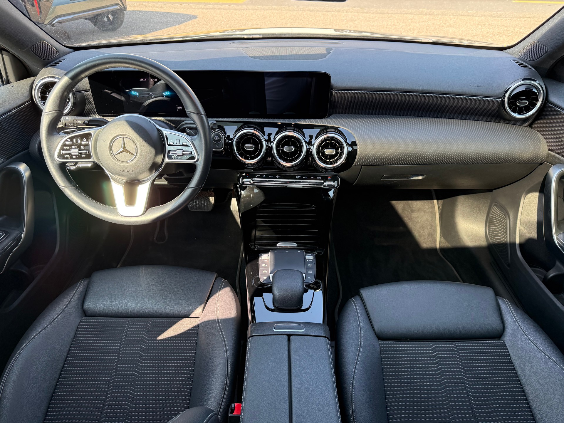 MERCEDES-BENZ A 180 Night Star 7G-DCT-image-11