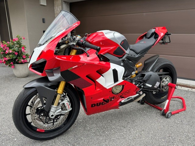 DUCATI Panigale V4 R