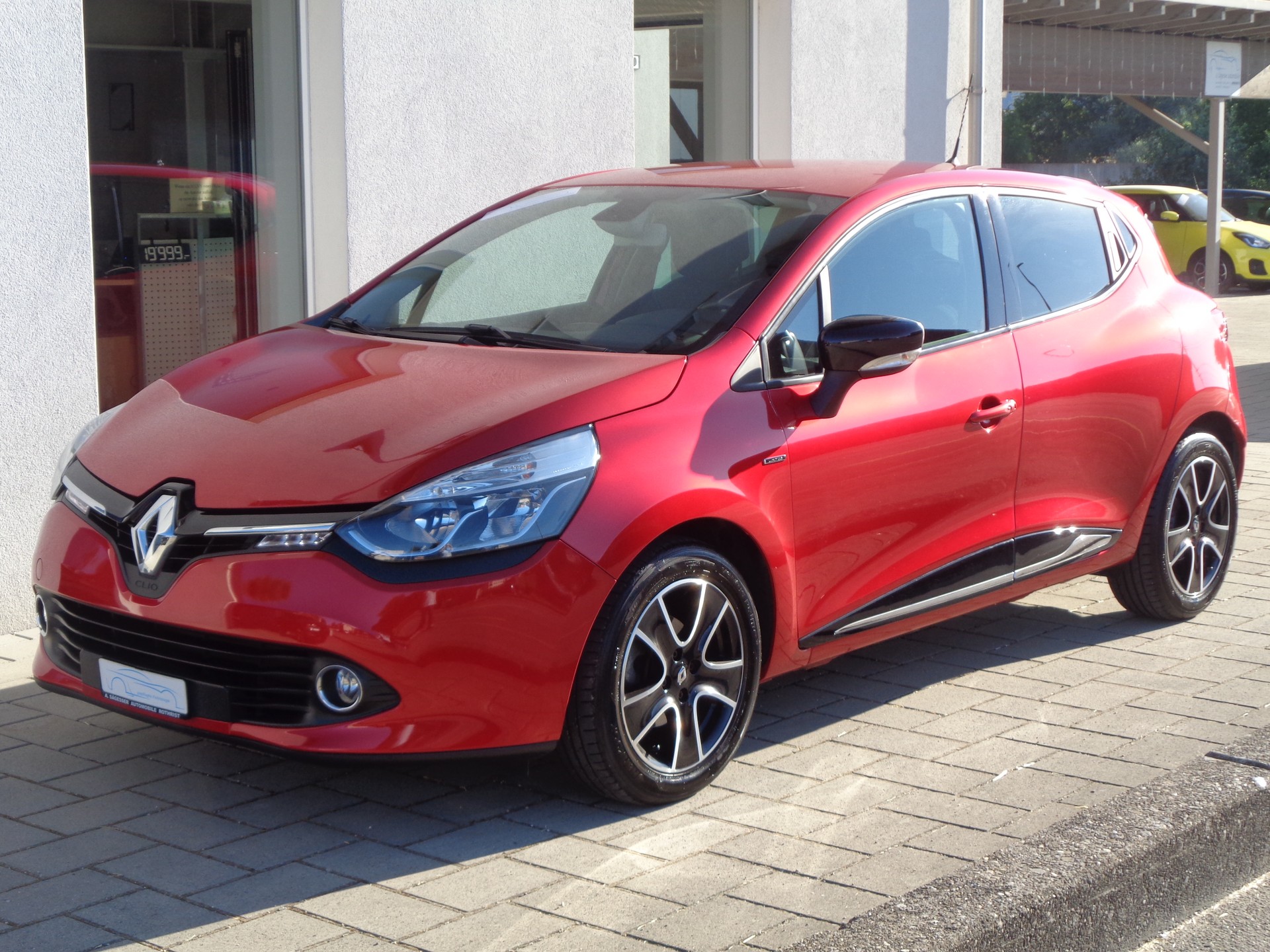 RENAULT Clio 1.2 16V T Limited EDC-image-3