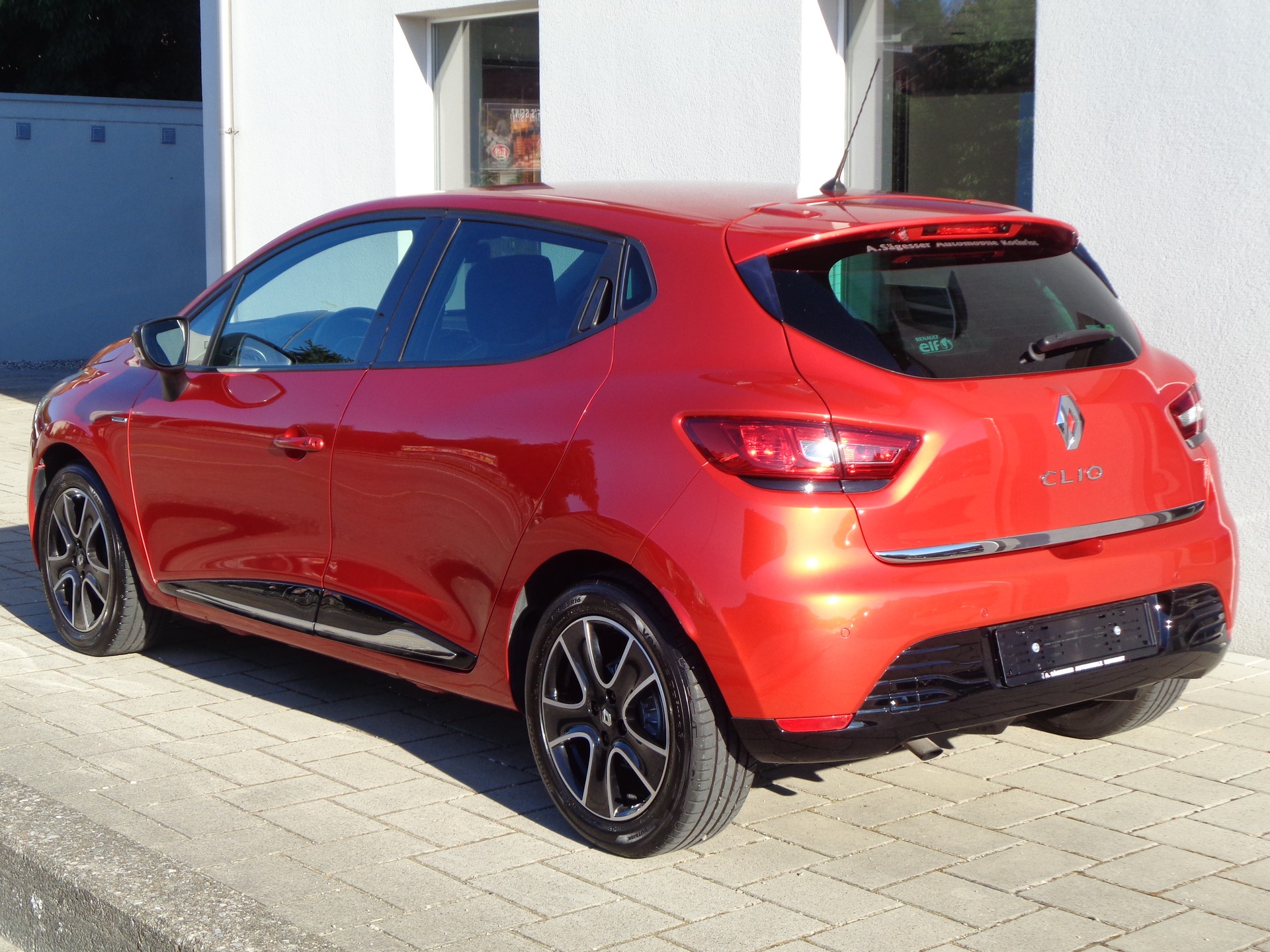 RENAULT Clio 1.2 16V T Limited EDC-image-4