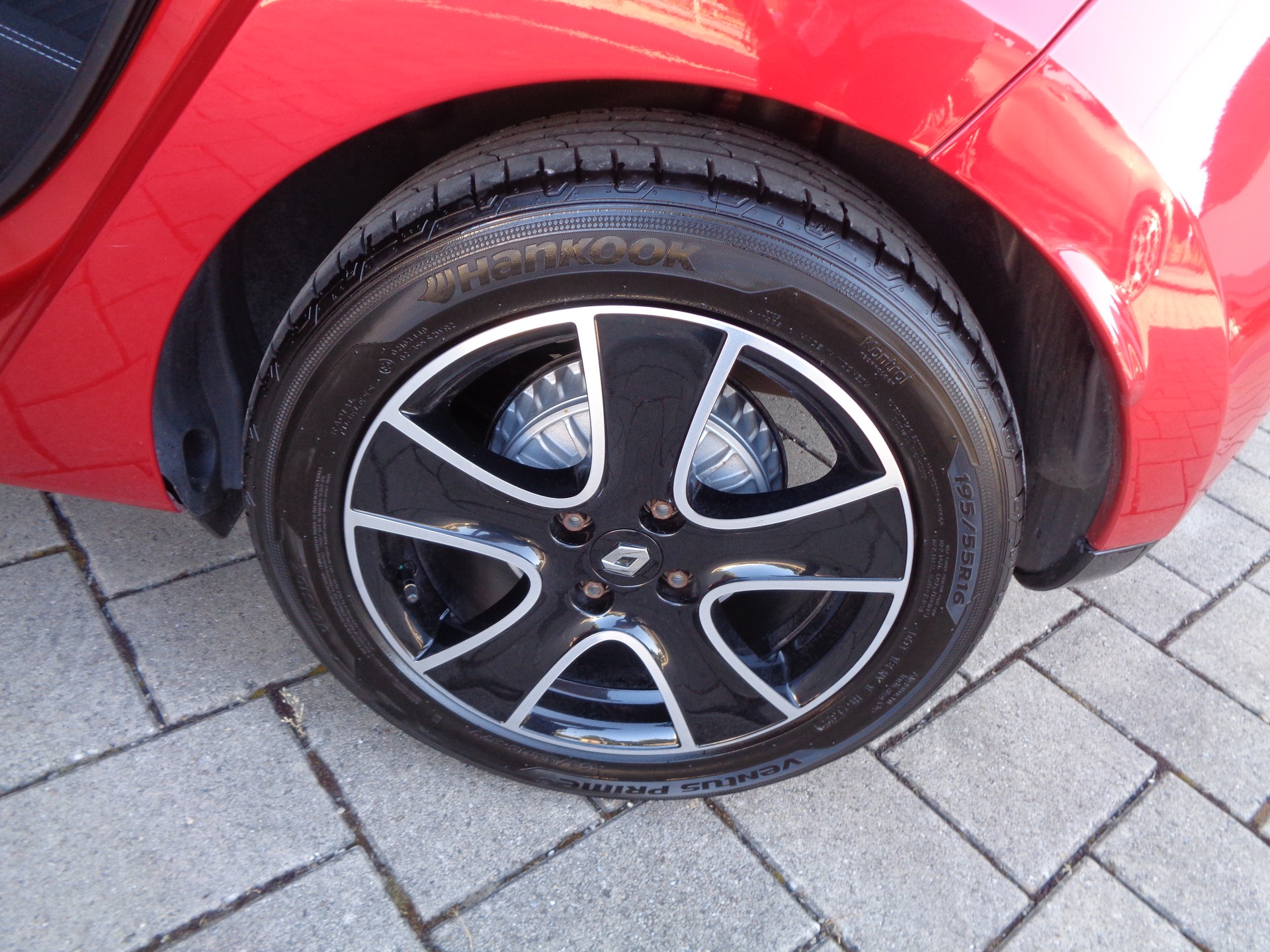 RENAULT Clio 1.2 16V T Limited EDC-image-14