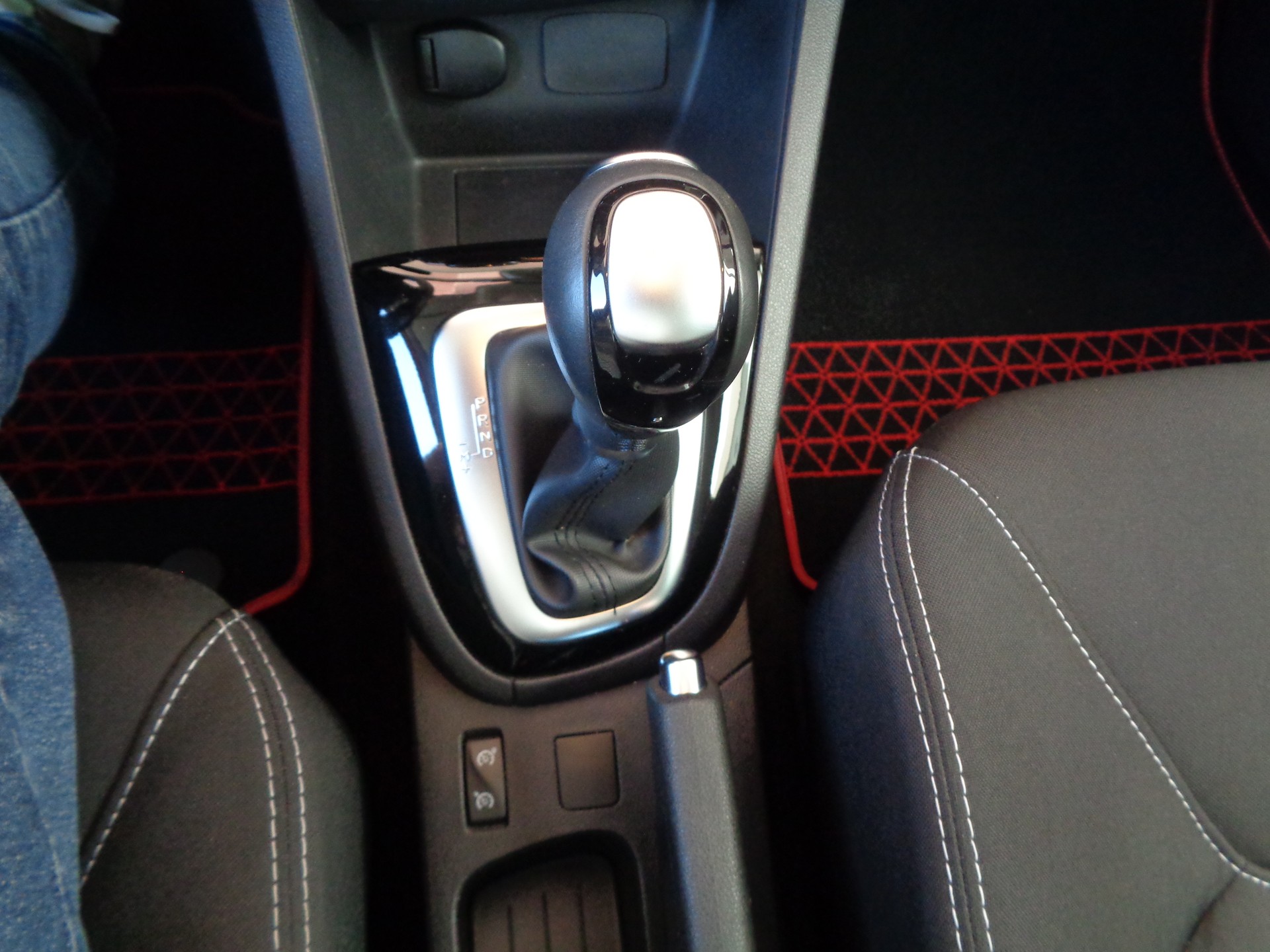RENAULT Clio 1.2 16V T Limited EDC-image-20