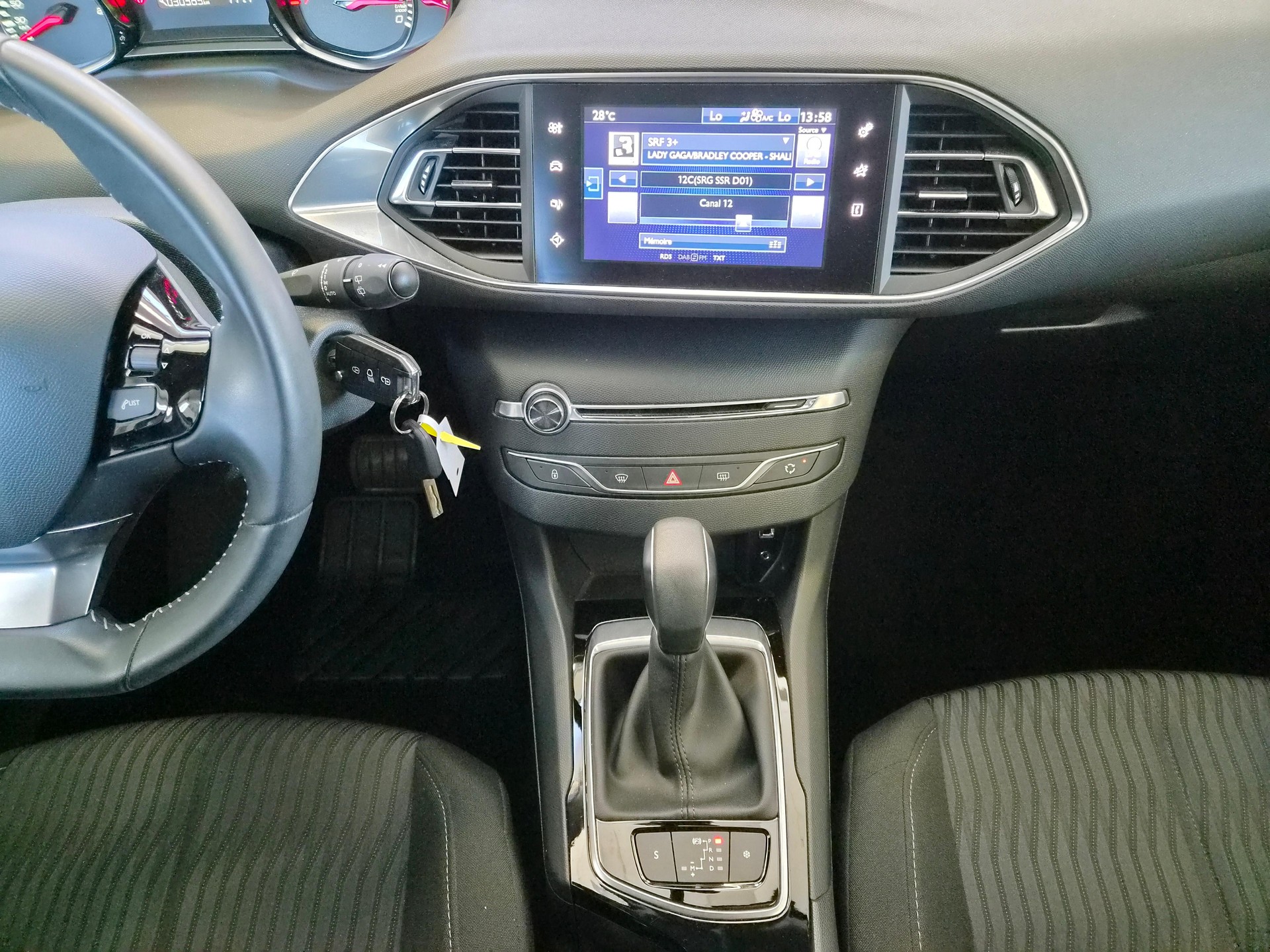 PEUGEOT 308 1.2 PureTech 130 Active S/S-image-10