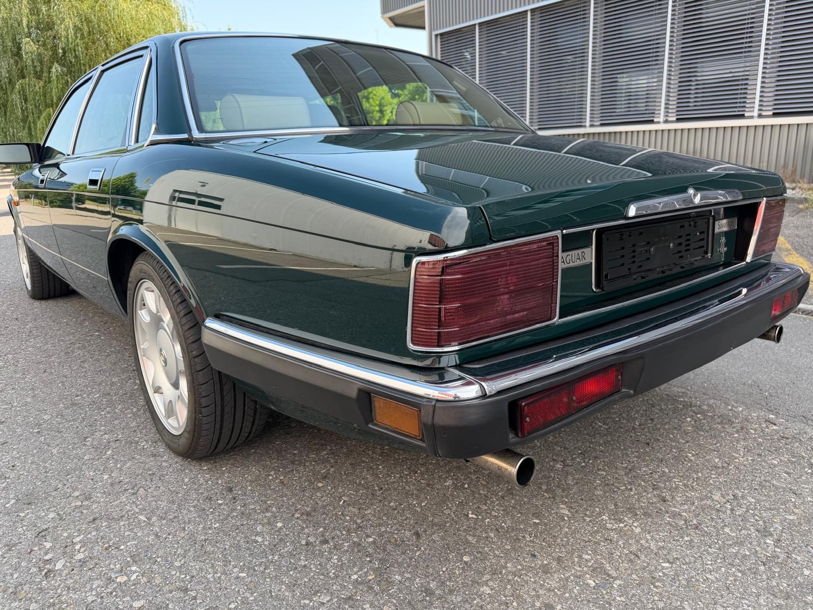 JAGUAR XJ6 4.0 Sovereign-image-7