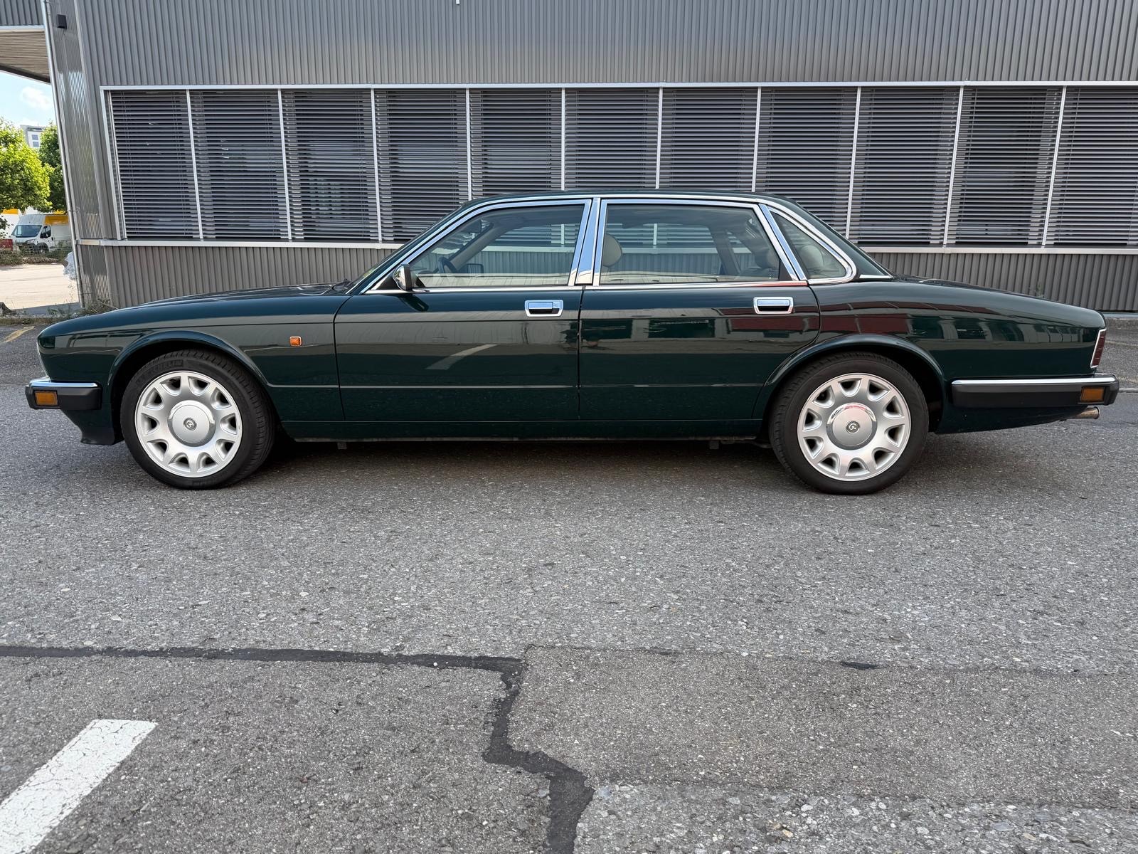JAGUAR XJ6 4.0 Sovereign-image-3