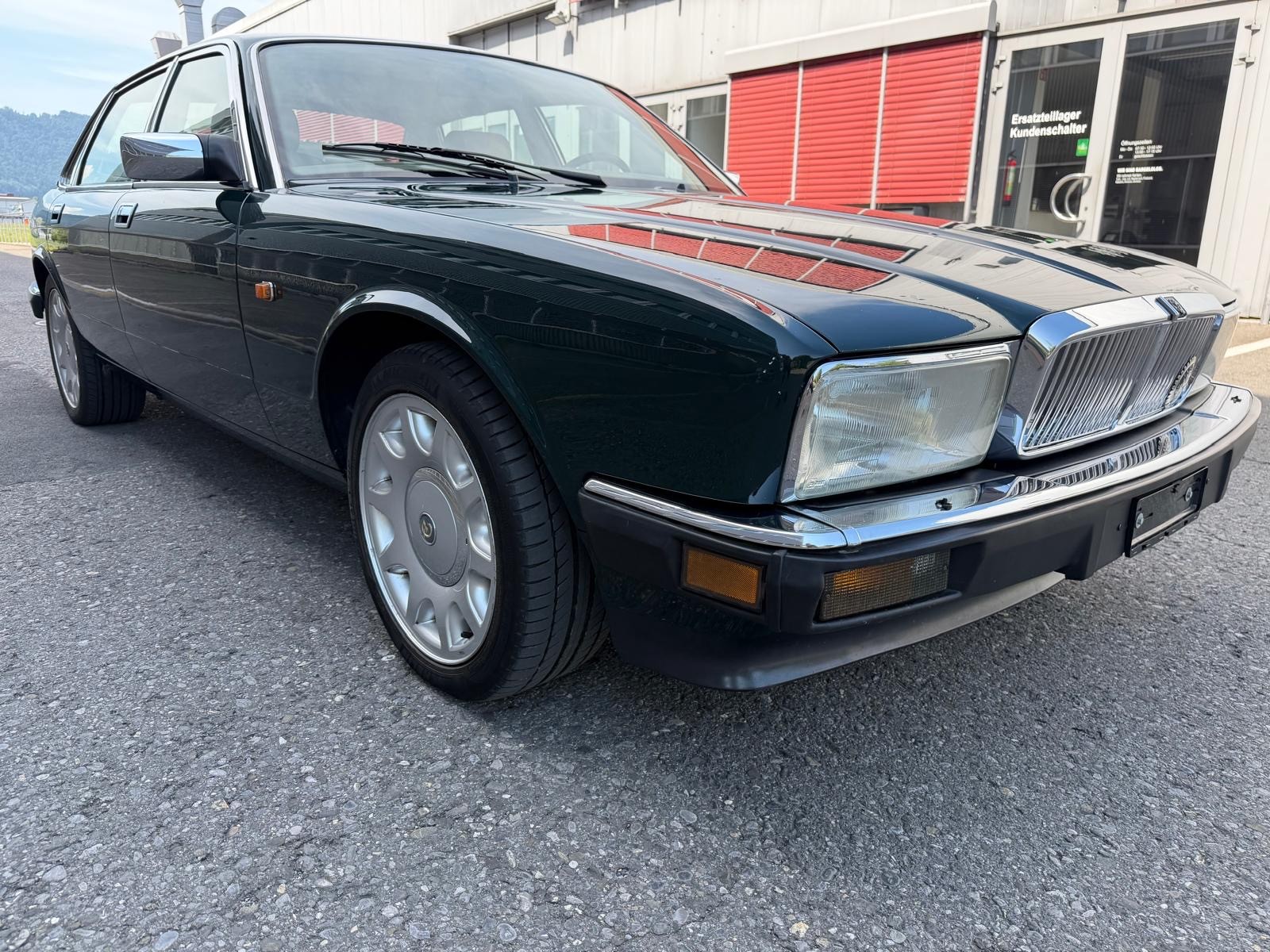 JAGUAR XJ6 4.0 Sovereign-image-2