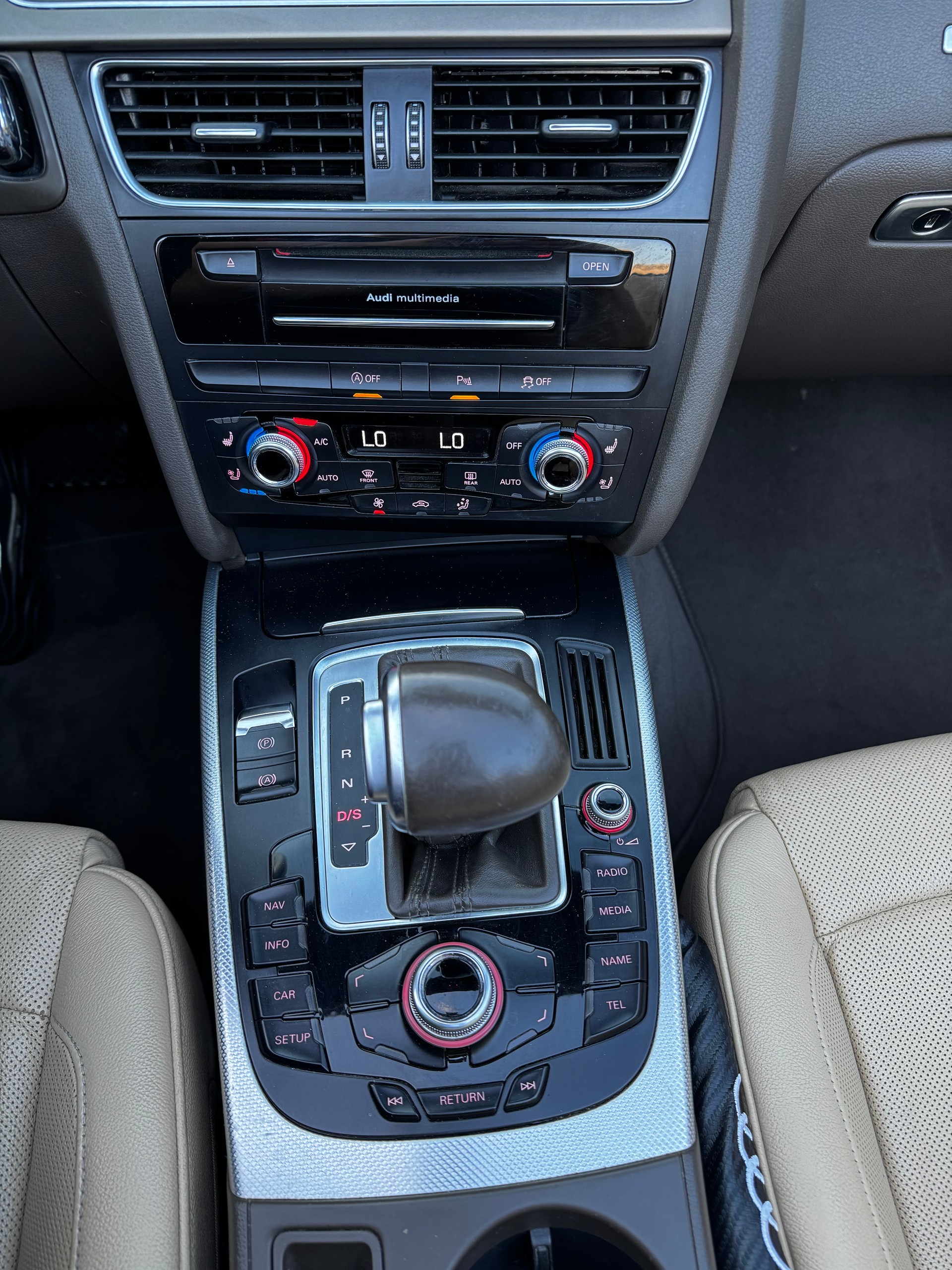 AUDI A5 Cabriolet 2.0 TFSI quattro S-tronic-image-10