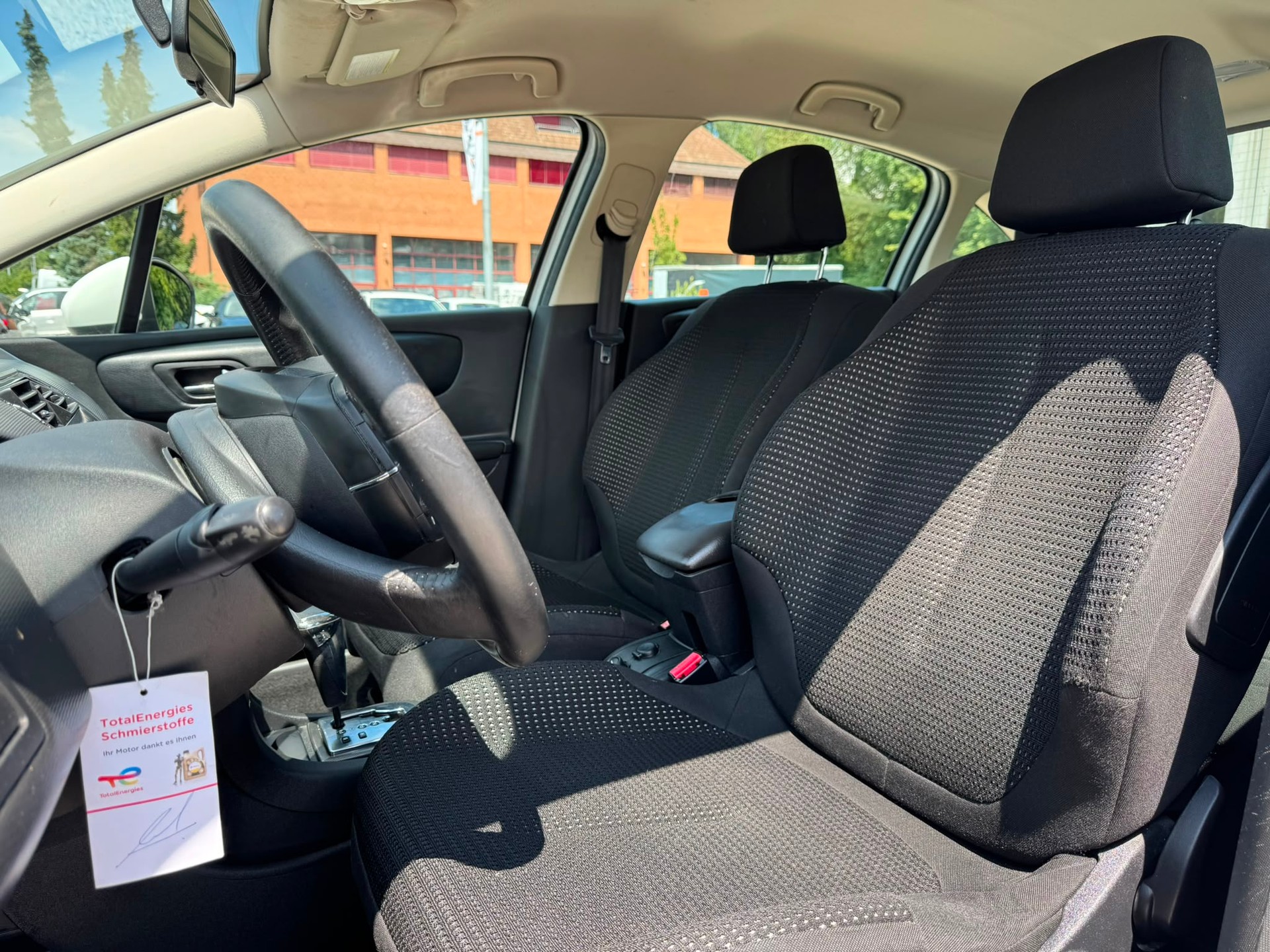 CITROEN C4 Berline 1.6i 16V VTR (Pack) Automatic-image-14
