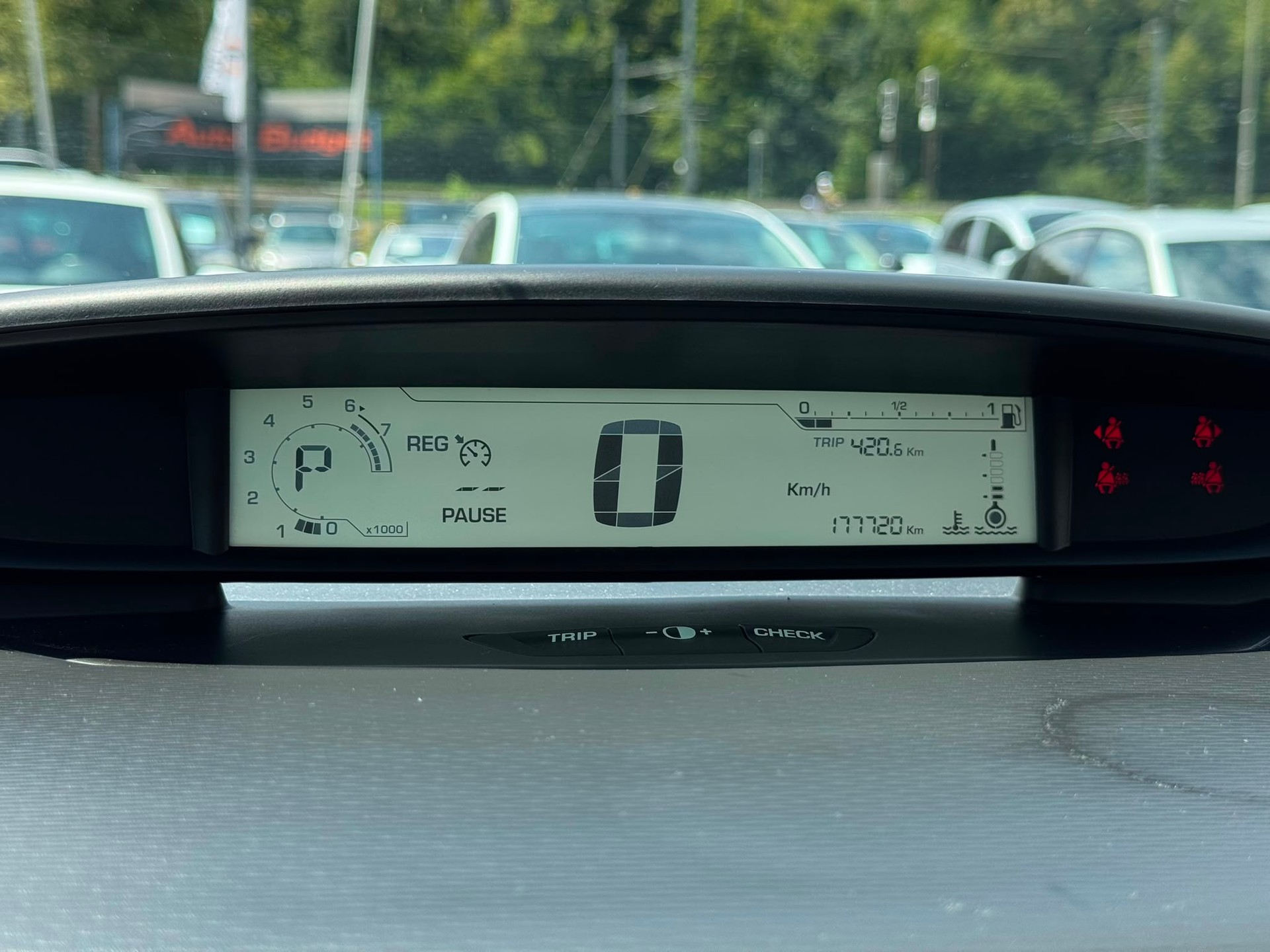 CITROEN C4 Berline 1.6i 16V VTR (Pack) Automatic-image-16