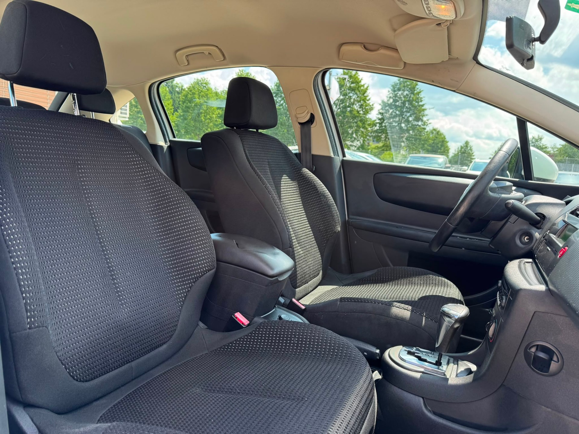 CITROEN C4 Berline 1.6i 16V VTR (Pack) Automatic-image-12
