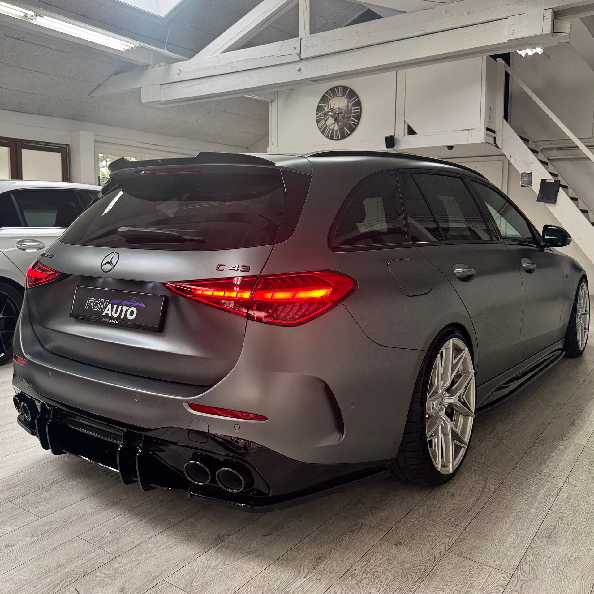 MERCEDES-BENZ C 43 T AMG 4Matic-image-4