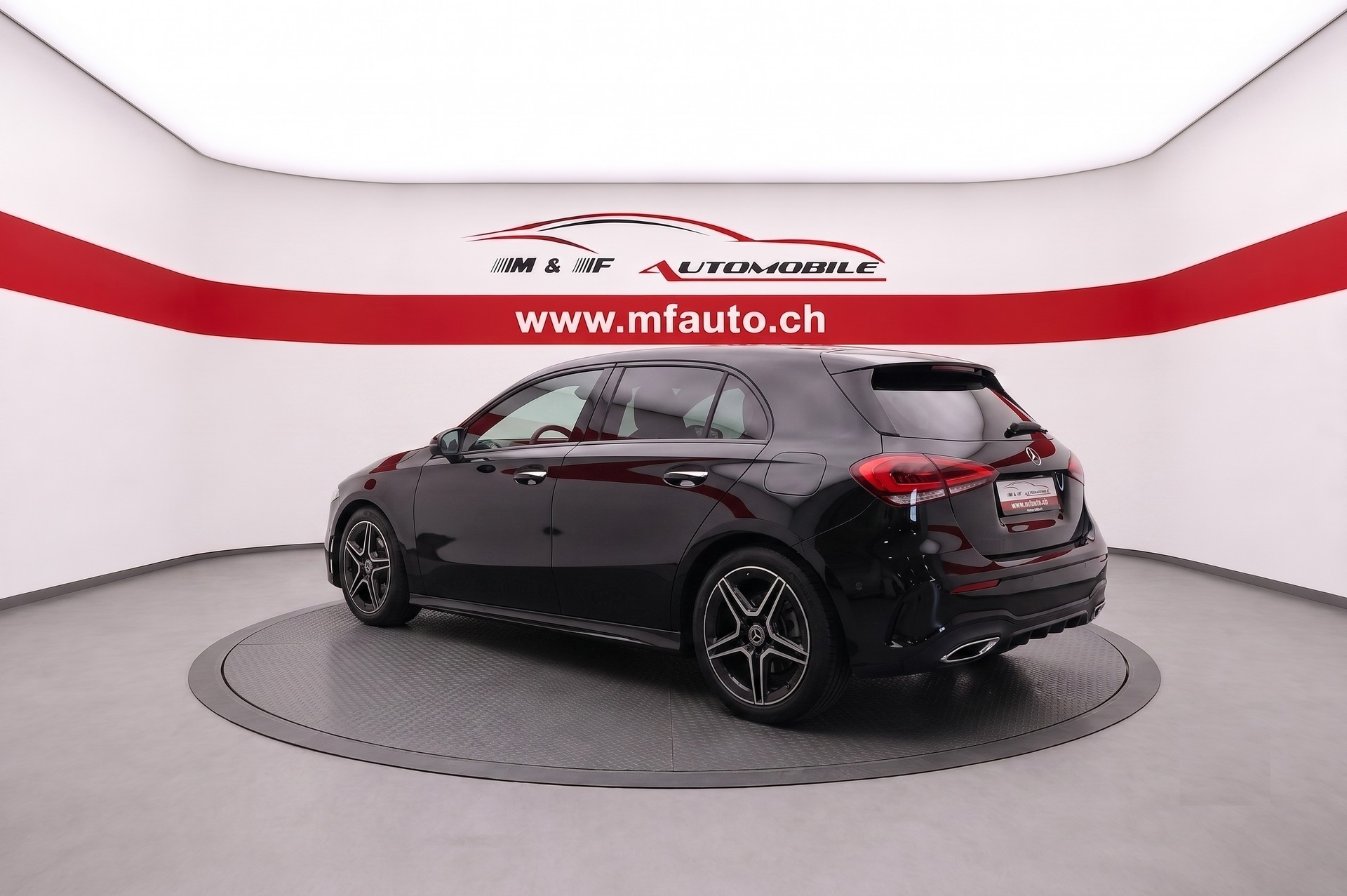 MERCEDES-BENZ A 180 AMG Line-image-4