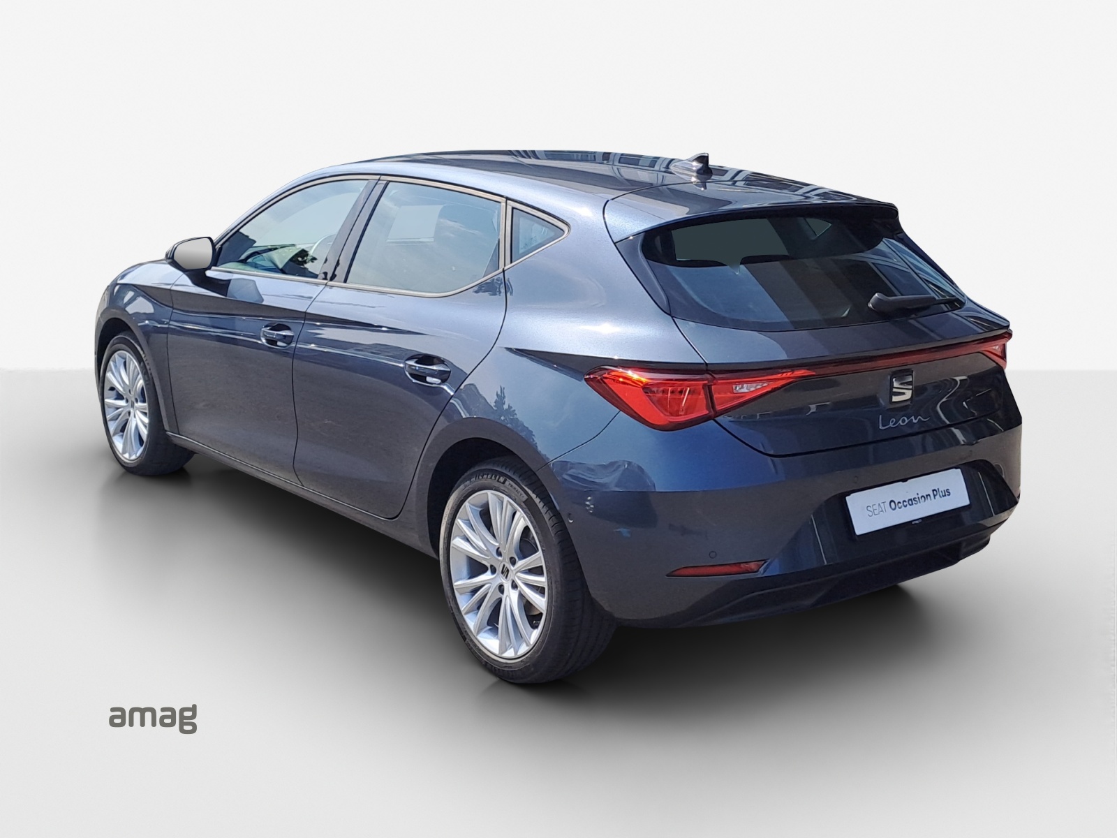 SEAT Leon 1.5 eTSI mHEV DSG Style-image-2
