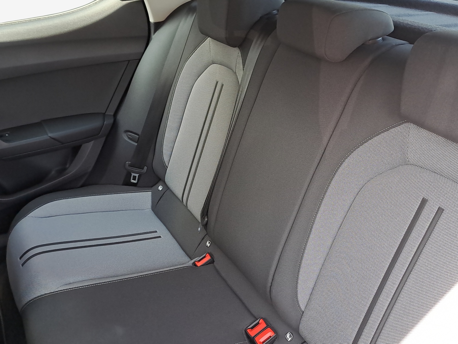 SEAT Leon 1.5 eTSI mHEV DSG Style-image-11