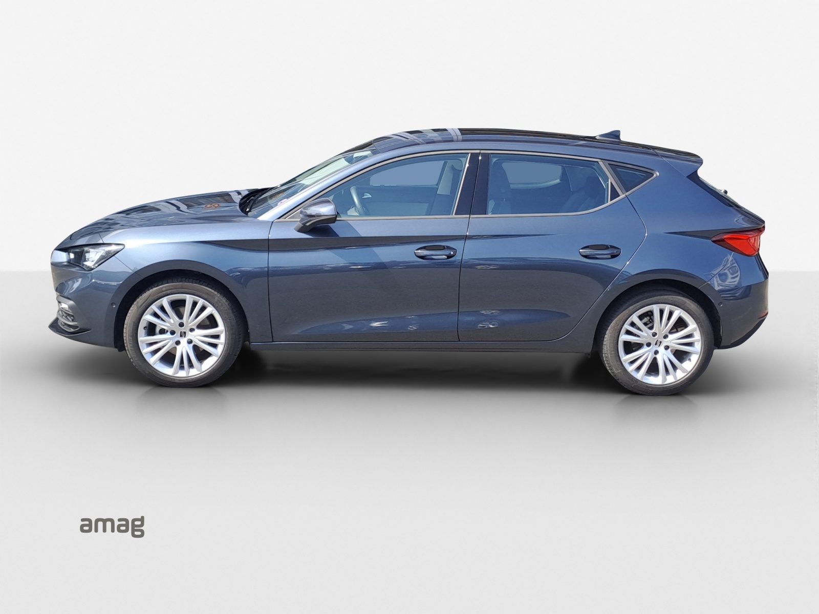 SEAT Leon 1.5 eTSI mHEV DSG Style-image-1