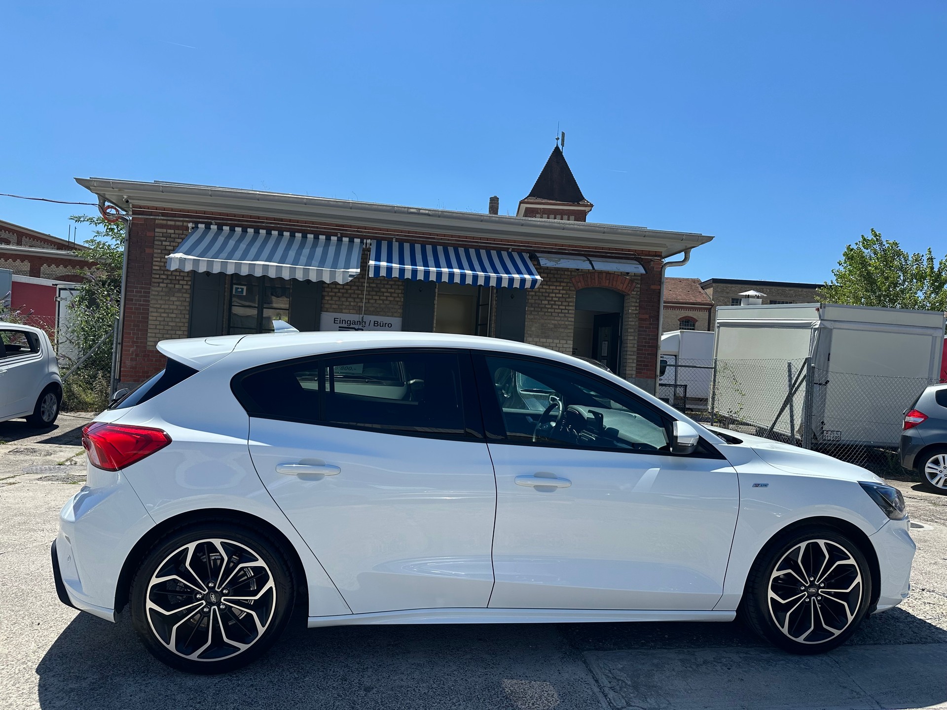 FORD Focus 1.0 SCTi ST Line Automatic-image-4