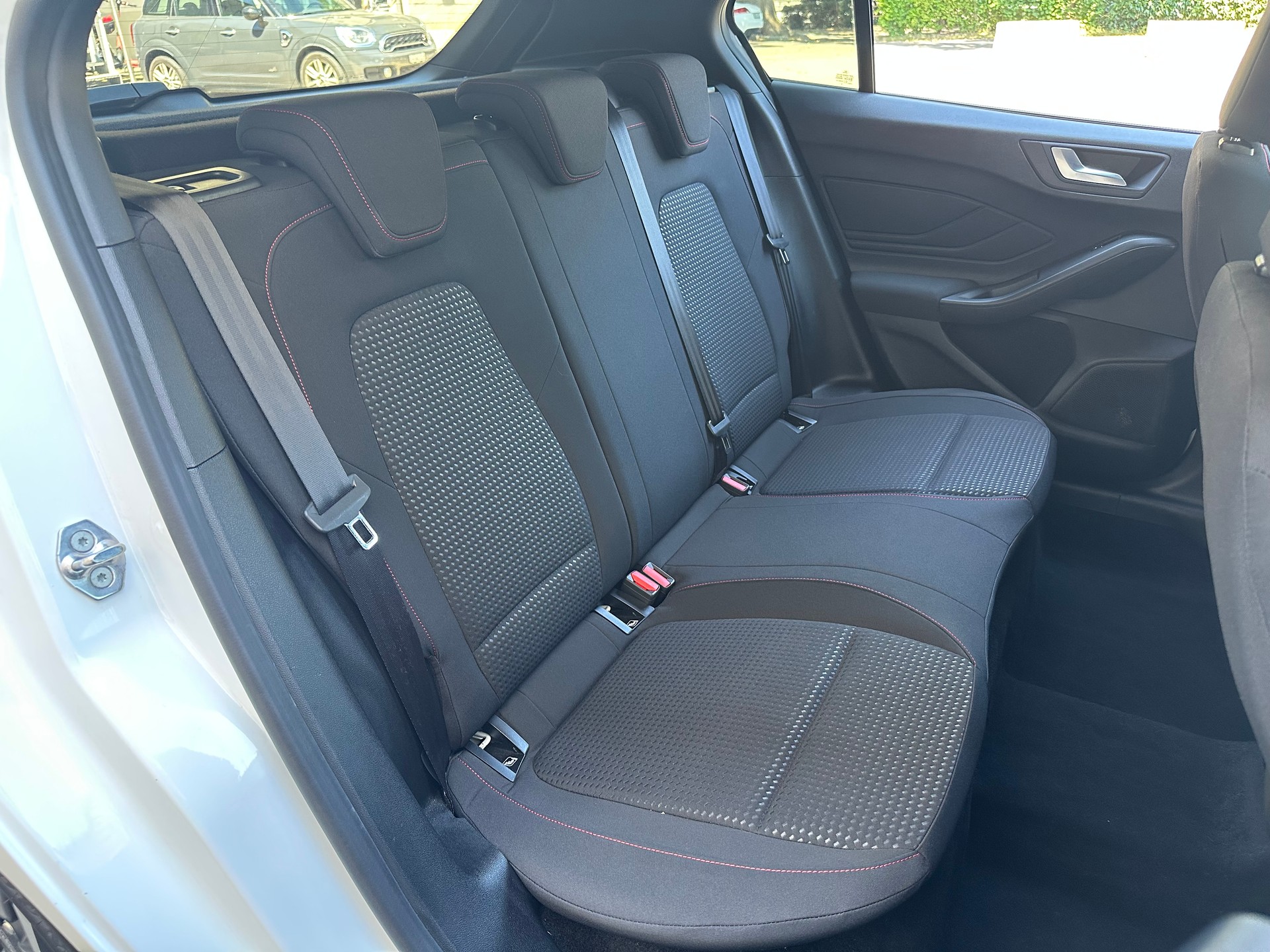 FORD Focus 1.0 SCTi ST Line Automatic-image-16