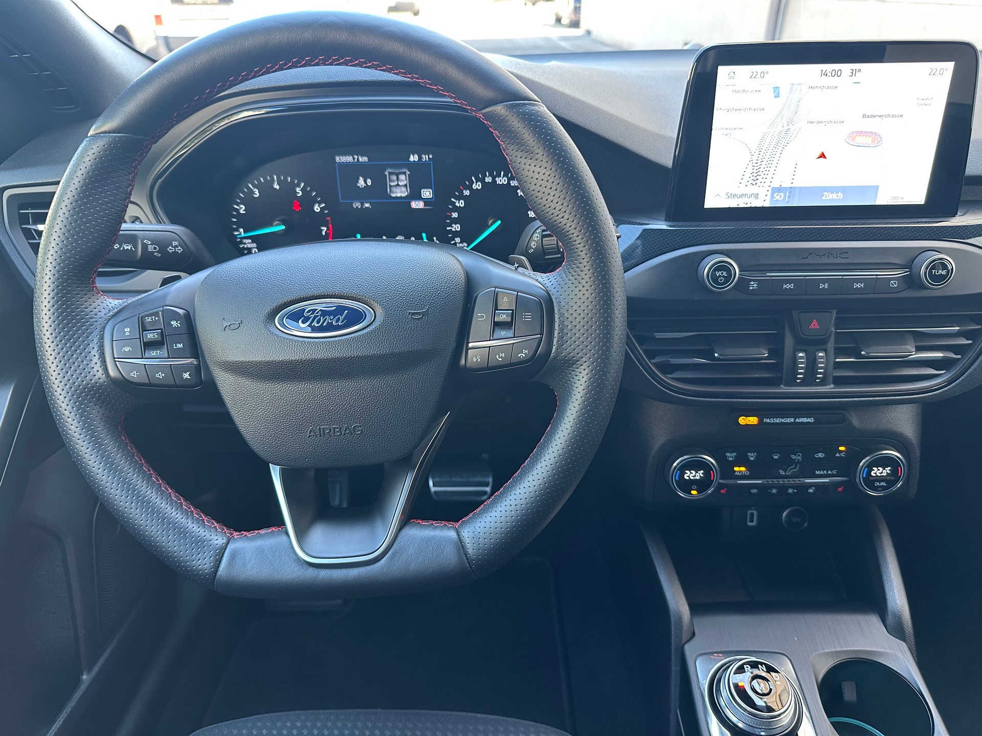 FORD Focus 1.0 SCTi ST Line Automatic-image-10