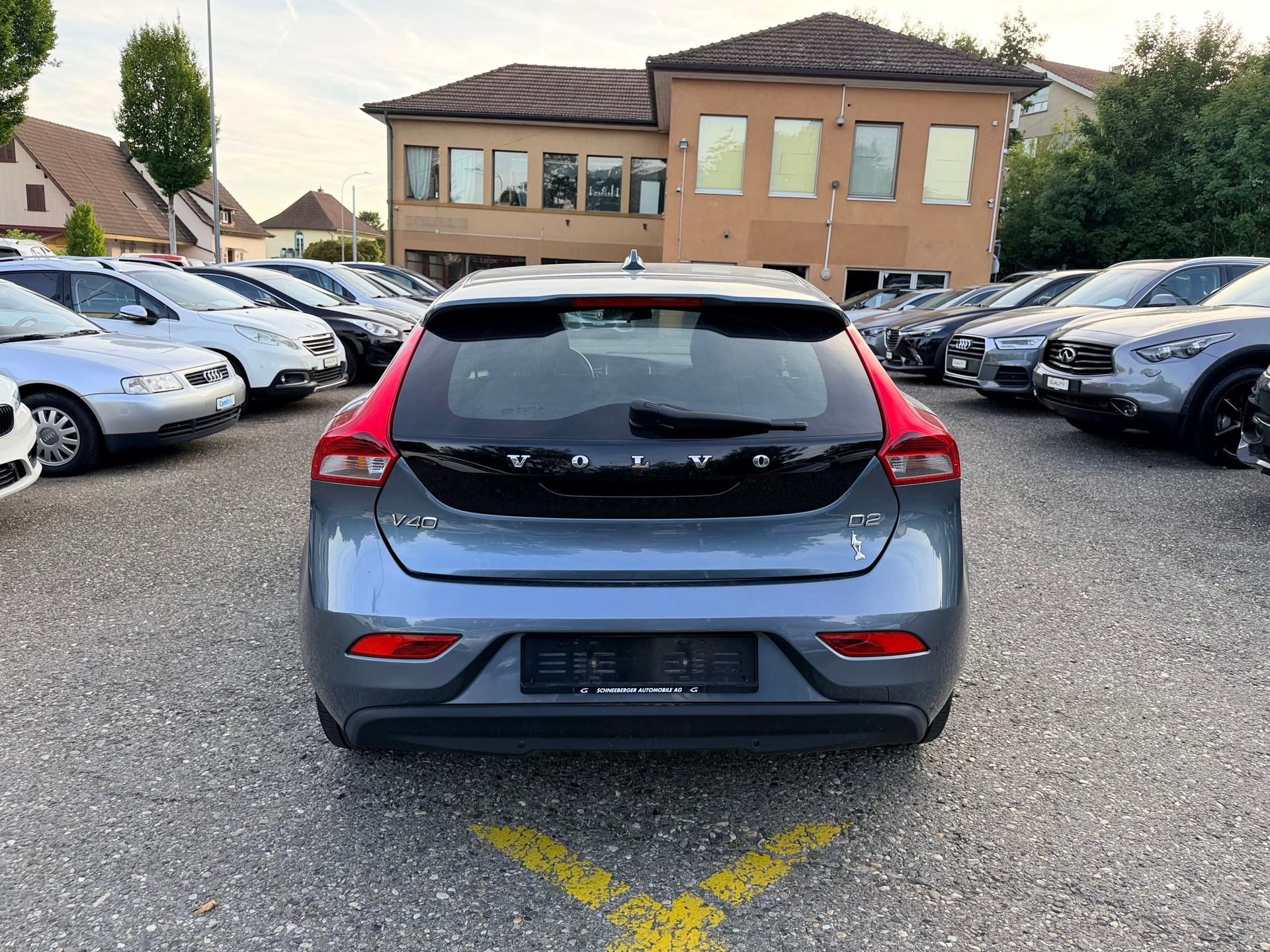 VOLVO V40 D2 Kinetic-image-9