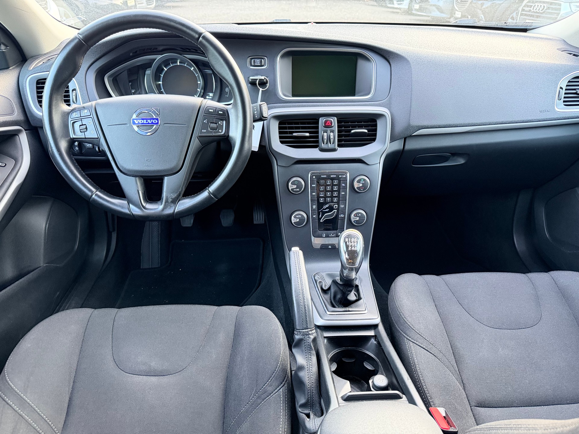 VOLVO V40 D2 Kinetic-image-19