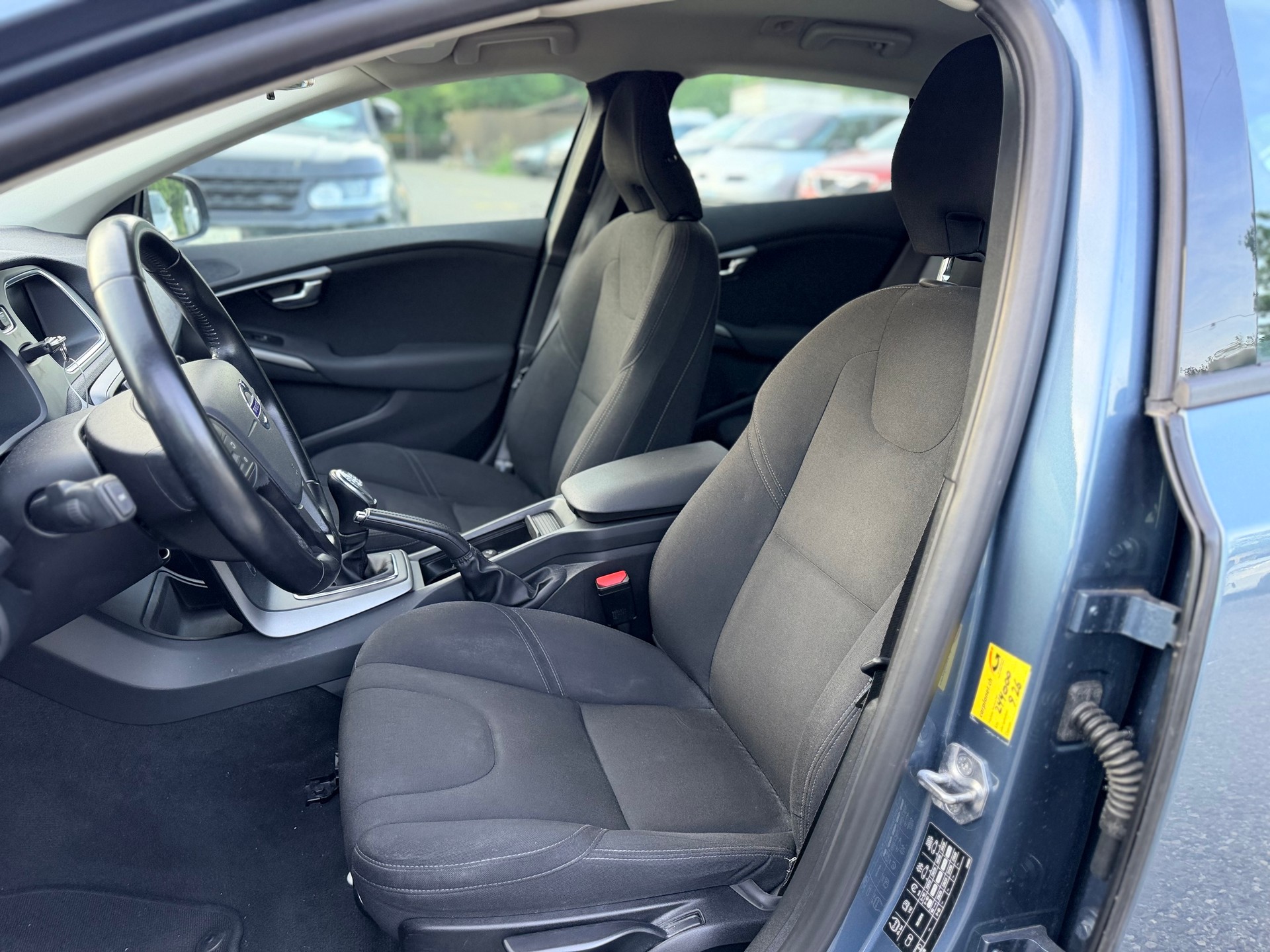VOLVO V40 D2 Kinetic-image-22