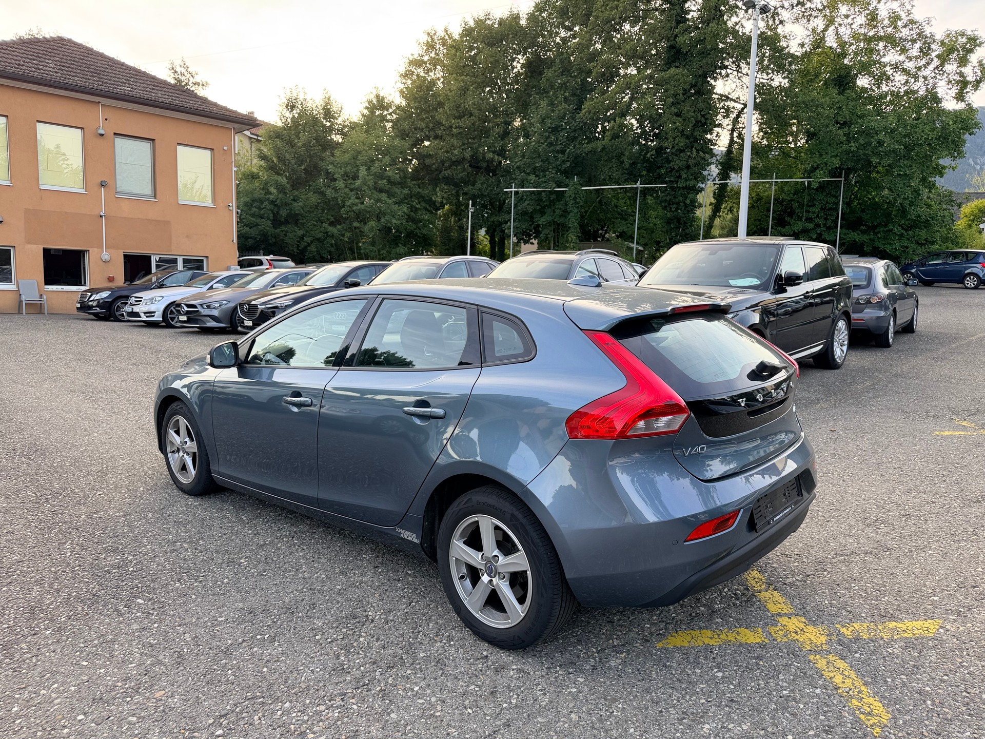 VOLVO V40 D2 Kinetic-image-12