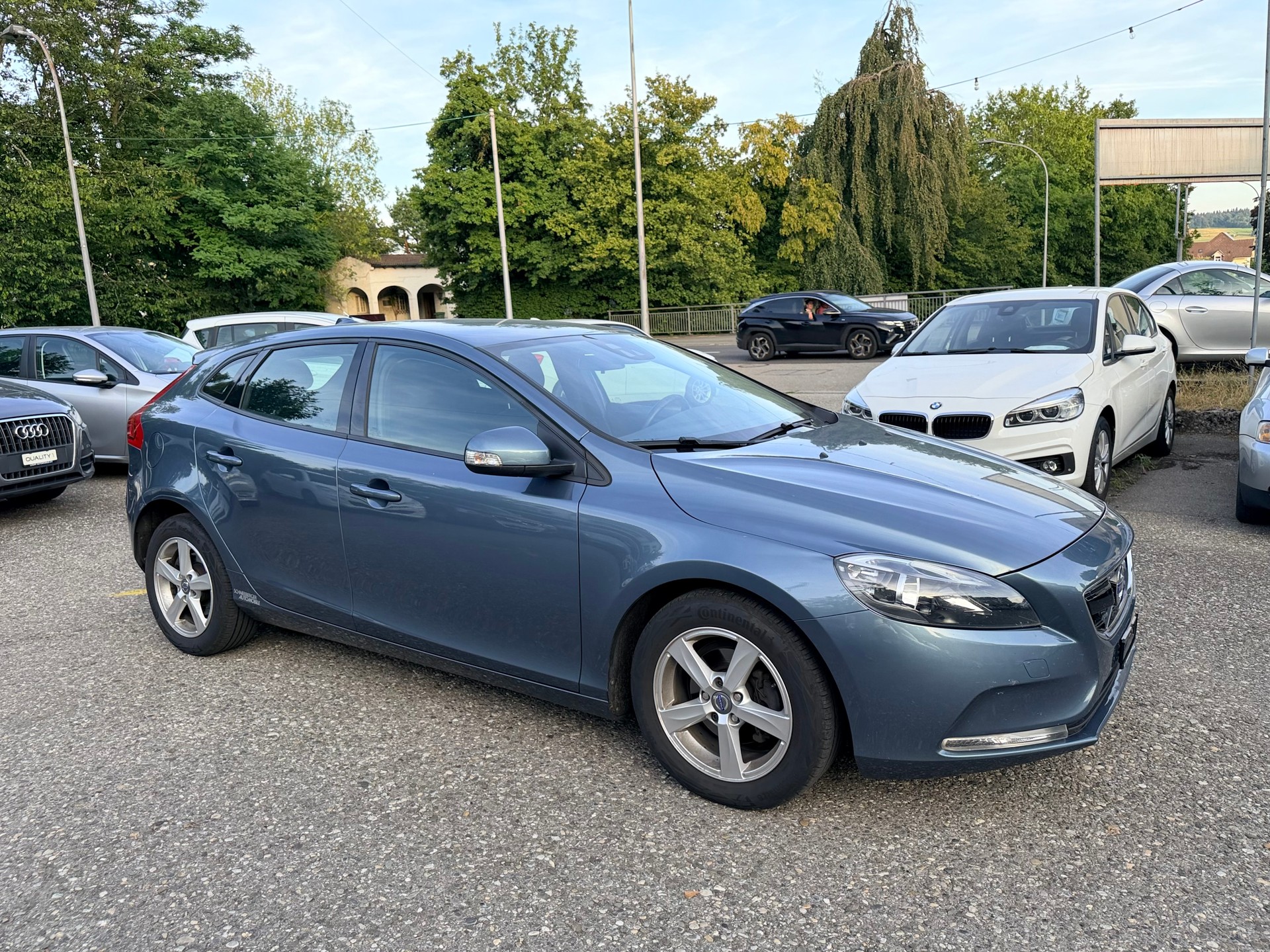 VOLVO V40 D2 Kinetic-image-8