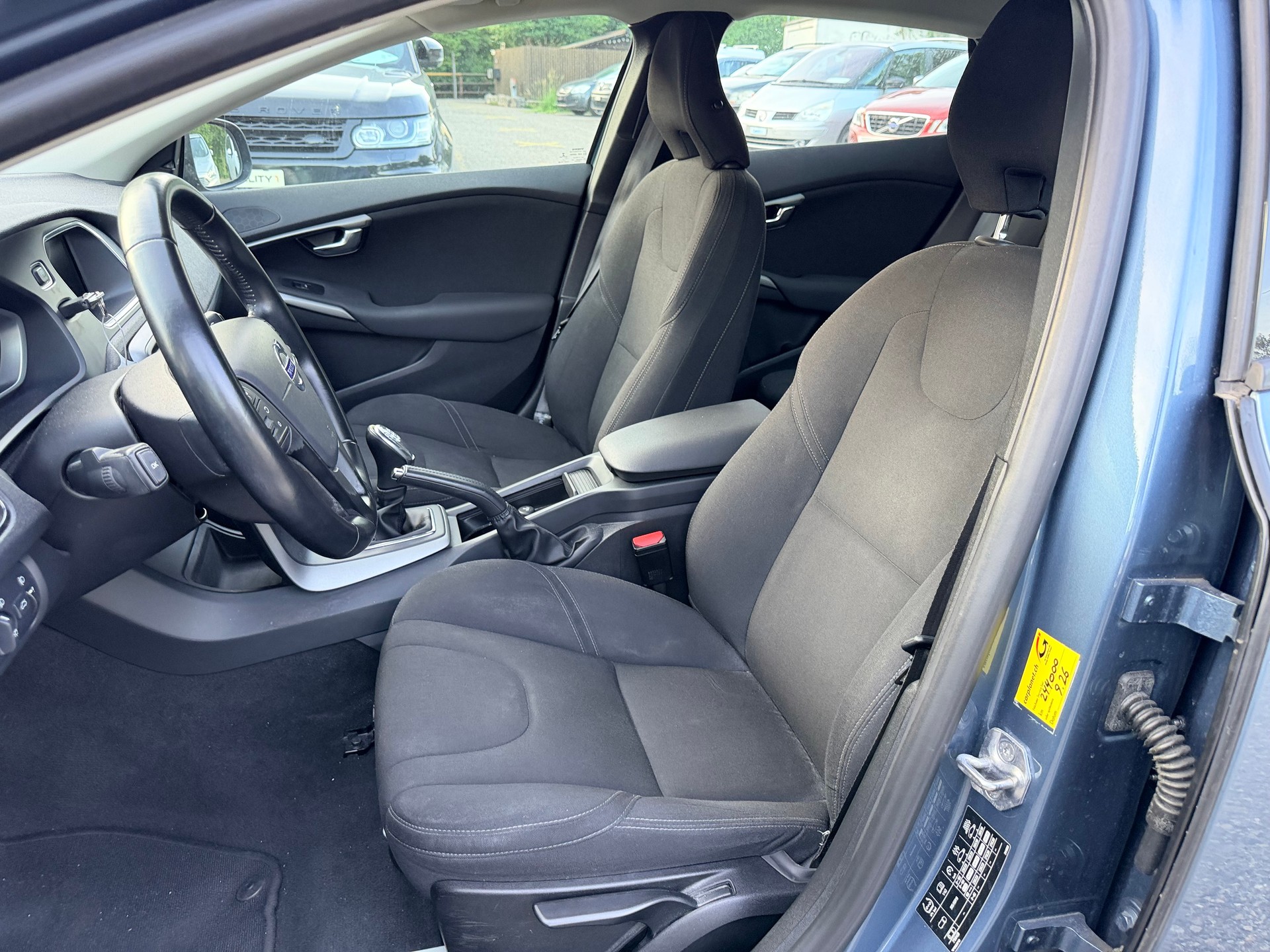 VOLVO V40 D2 Kinetic-image-21