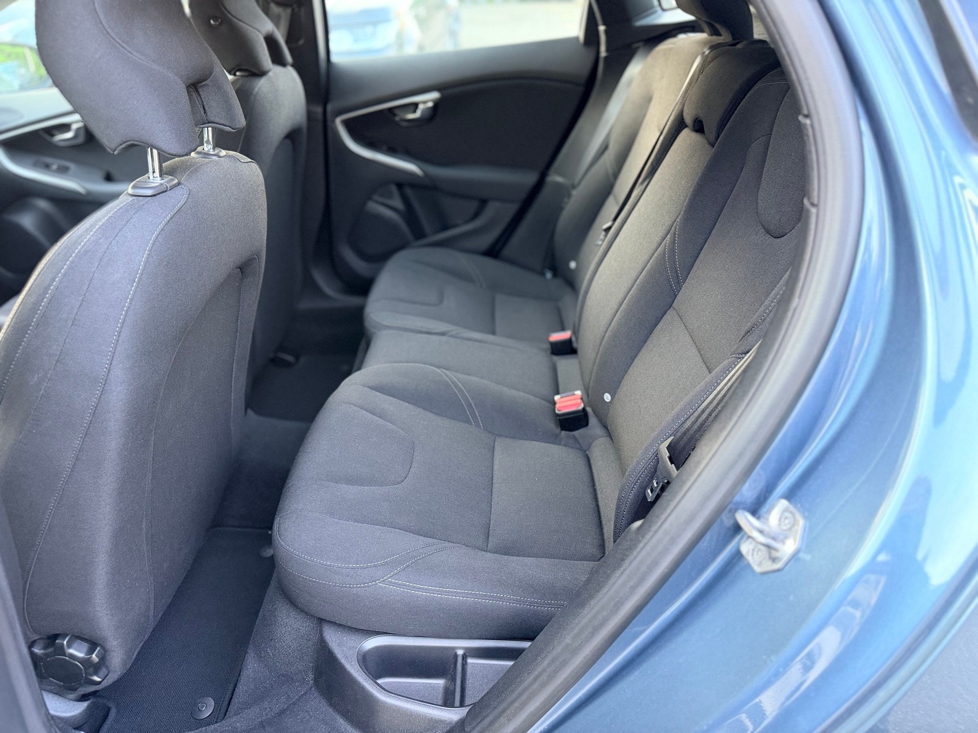 VOLVO V40 D2 Kinetic-image-23