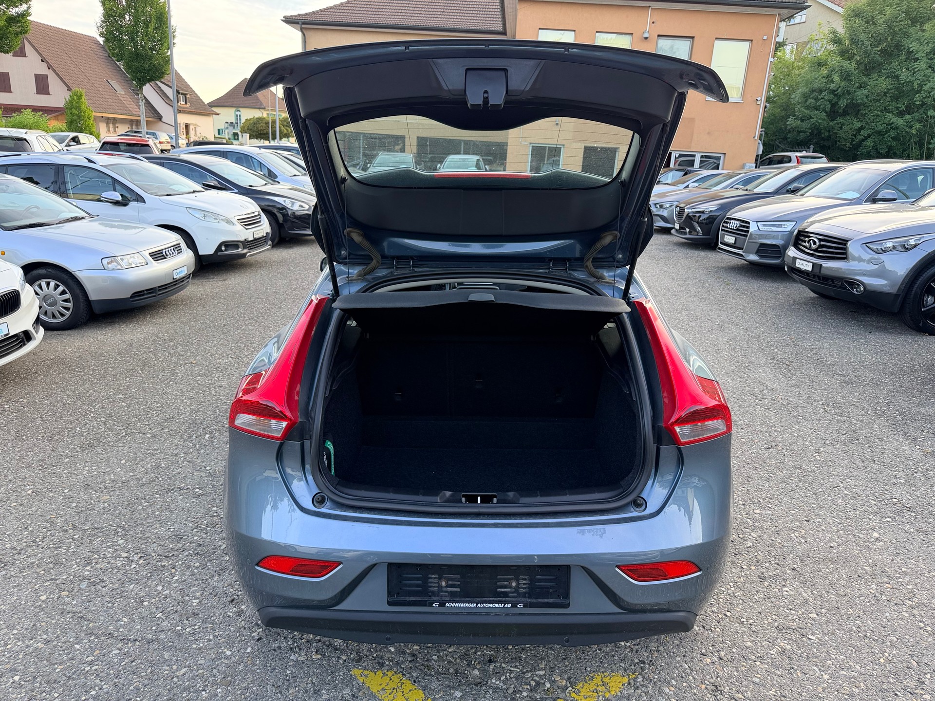 VOLVO V40 D2 Kinetic-image-10